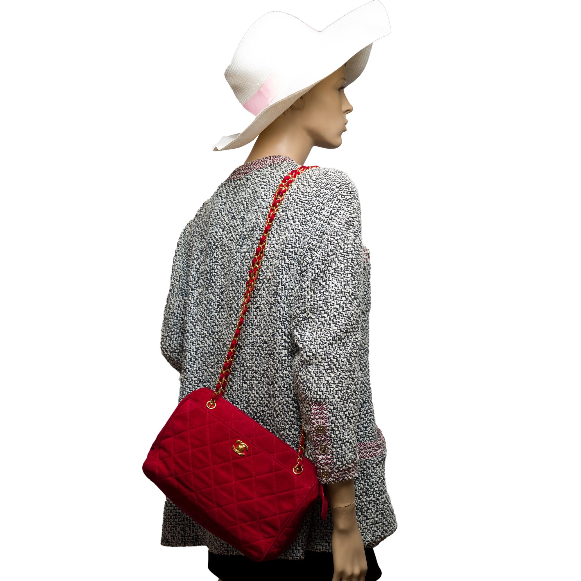 Gorgeous Chanel Camera shoulder bag in red suede, GHW 7