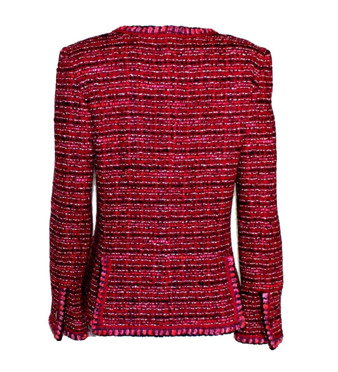 
BEAUTIFUL CHANEL TWEED JACKET

A TRUE CHANEL PIECE THAT SHOULD BE IN EVERY WOMAN'S WARDROBE

SO GORGEOUS

DETAILS:

        Perfect to be worn casual with jeans or dressed up - an iconic CHANEL jacket
        Beautiful CHANEL tweed jacket 
       
