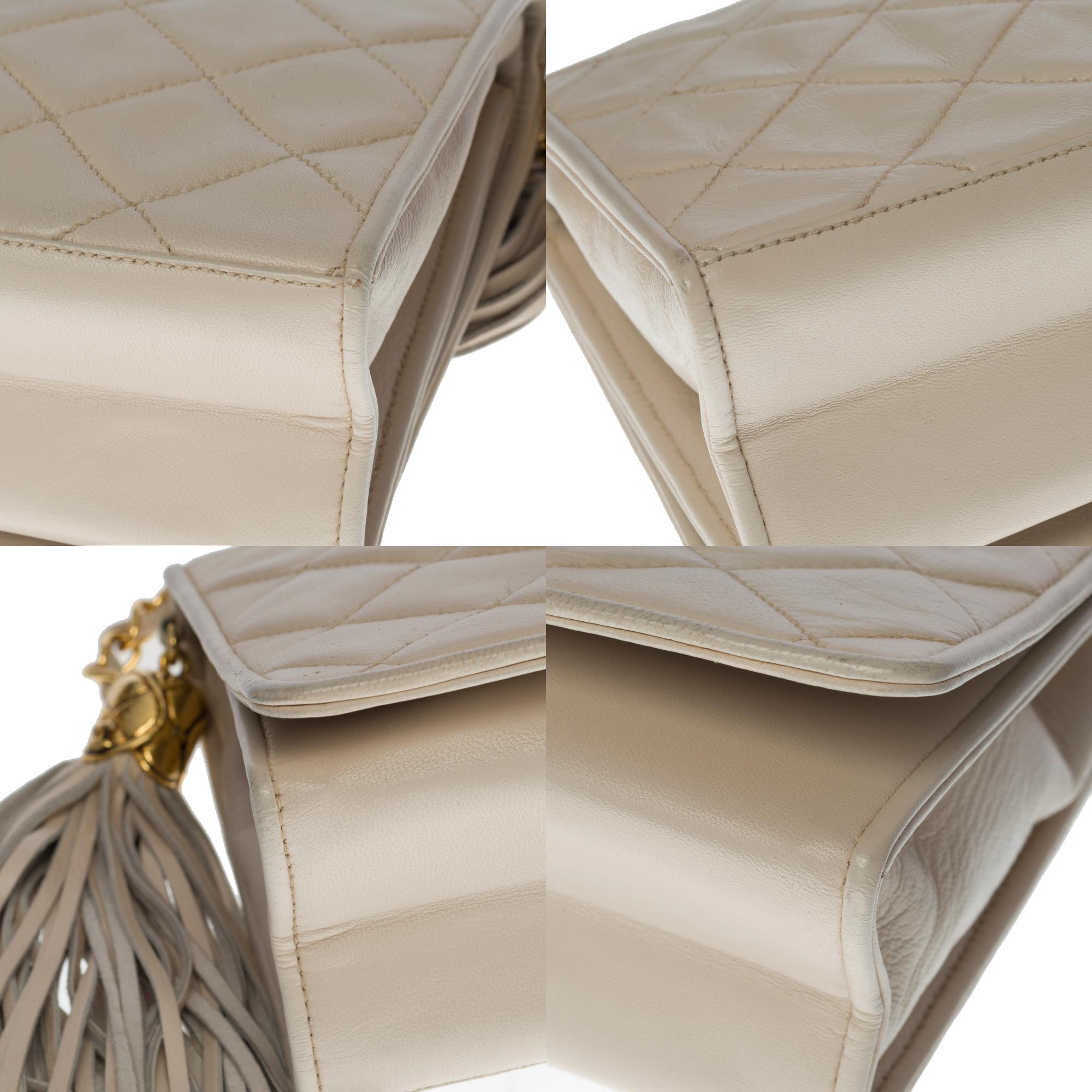 Gorgeous Chanel Classic Full Flap shoulder bag in white quilted lambskin GHW For Sale 2