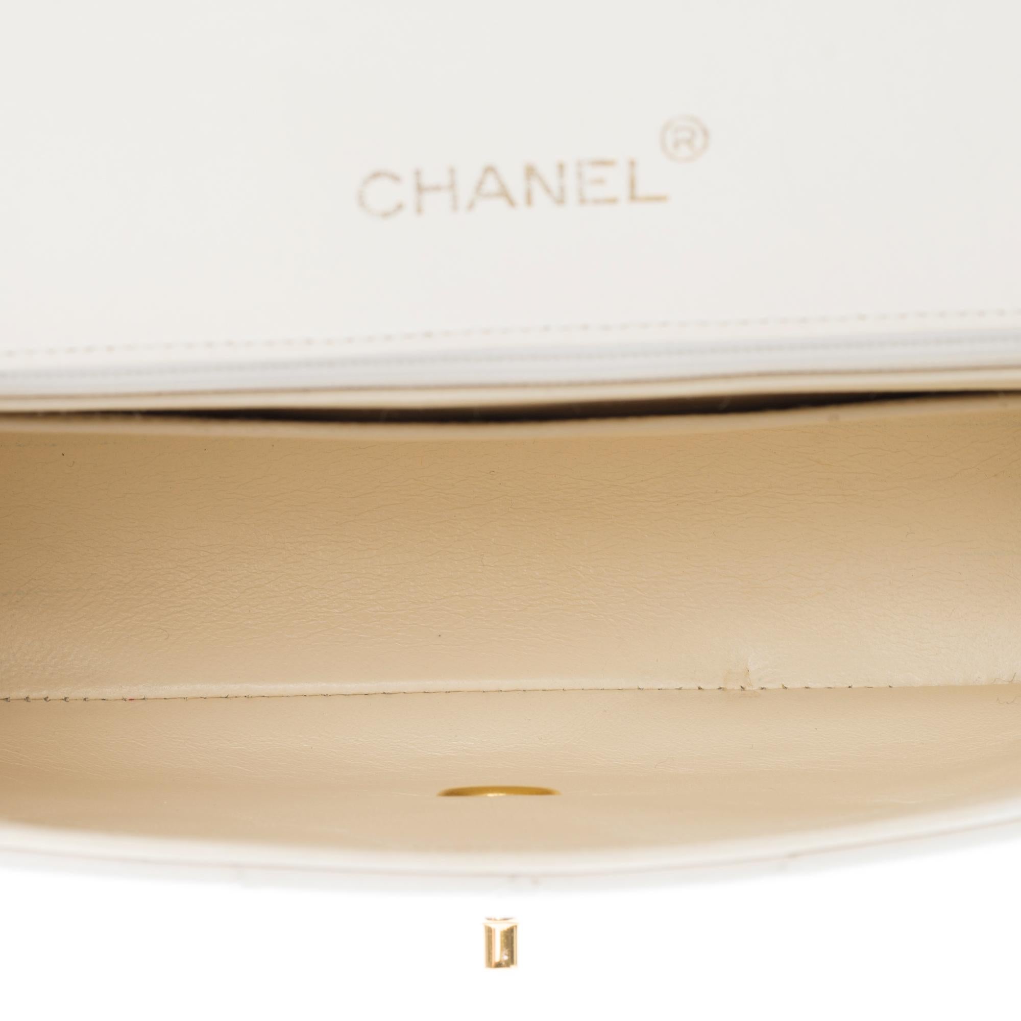 Gorgeous Chanel Classic Shoulder bag in White quilted leather with gold hardware 2