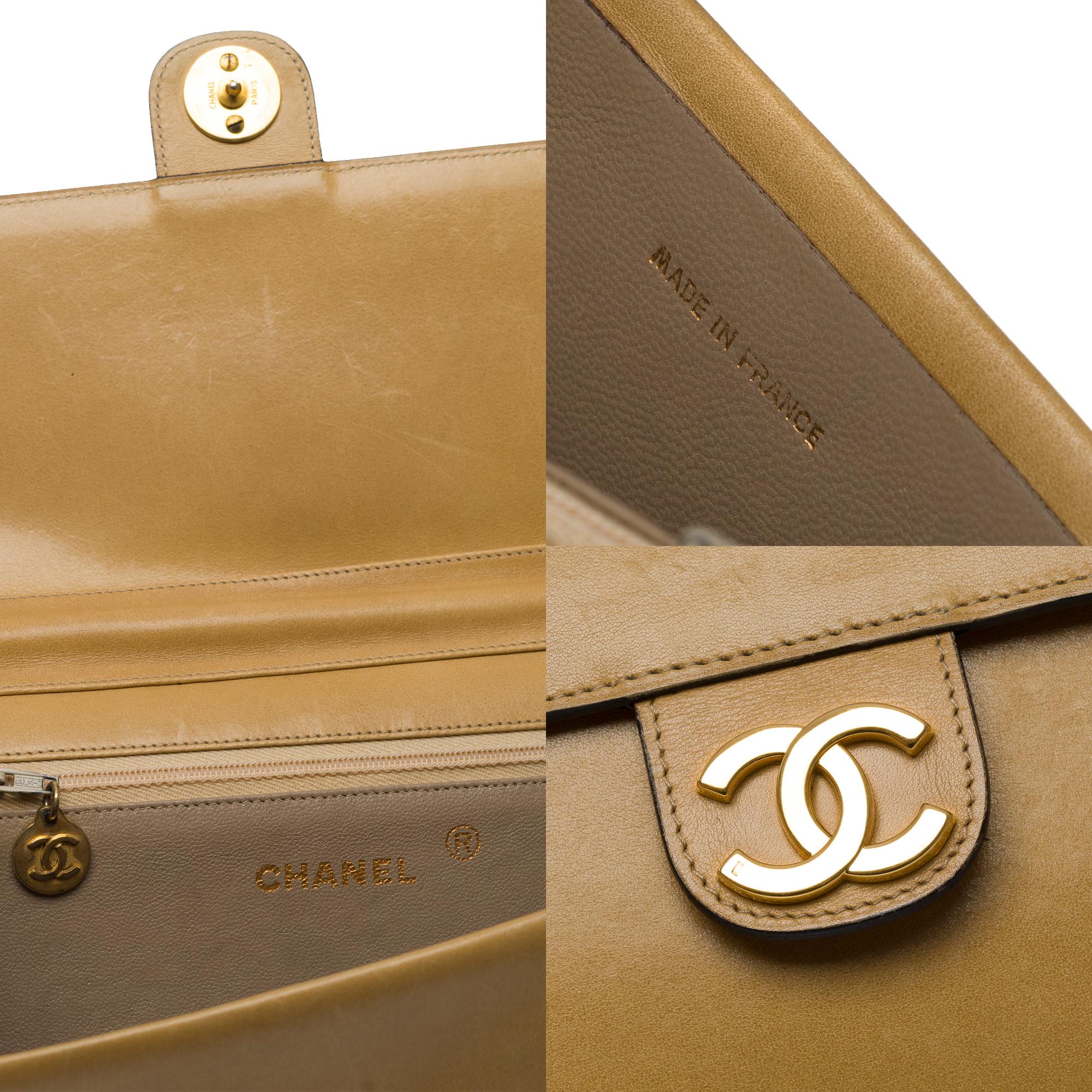 Gorgeous Chanel Classic shoulder flap bag in beige box calfskin leather, GHW For Sale 2