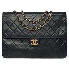 Gorgeous Chanel Classic shoulder flap bag in black quilted lambskin, GHW