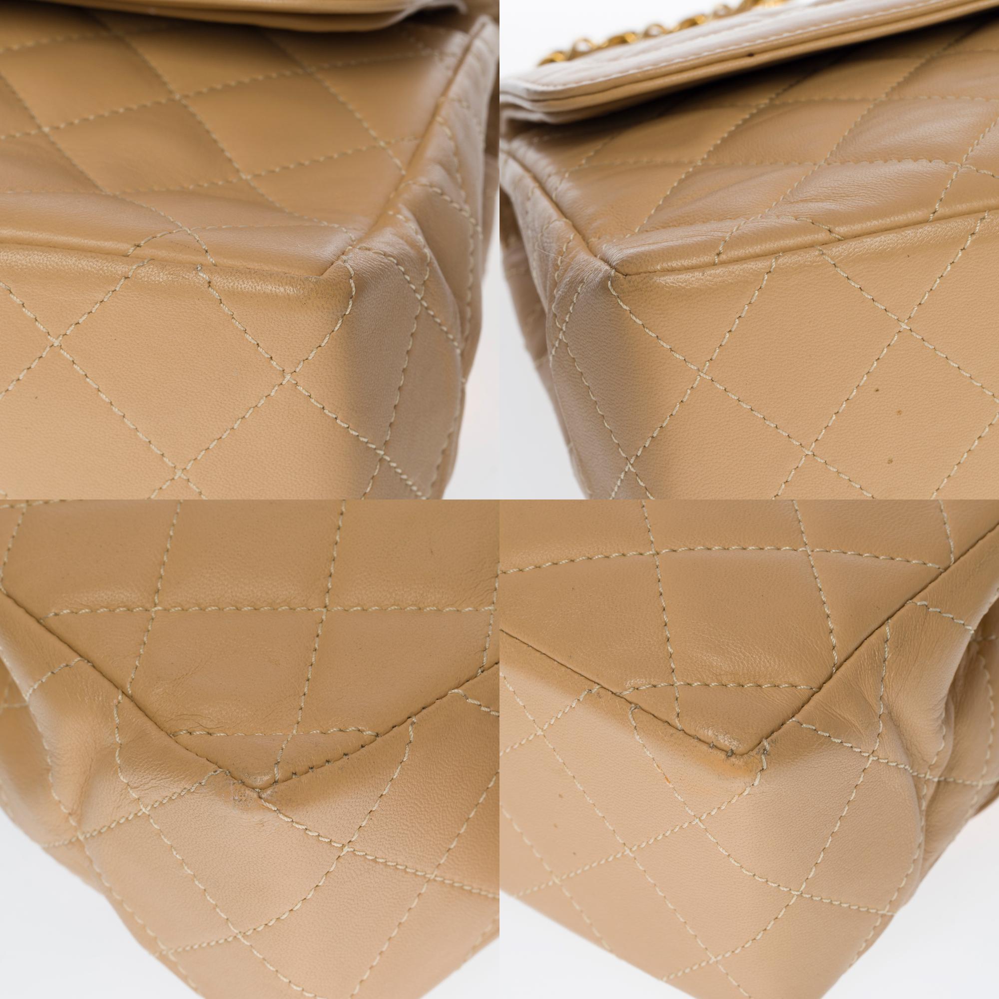 Gorgeous Chanel Diana double flap shoulder bag in beige quilted lambskin, GHW For Sale 5