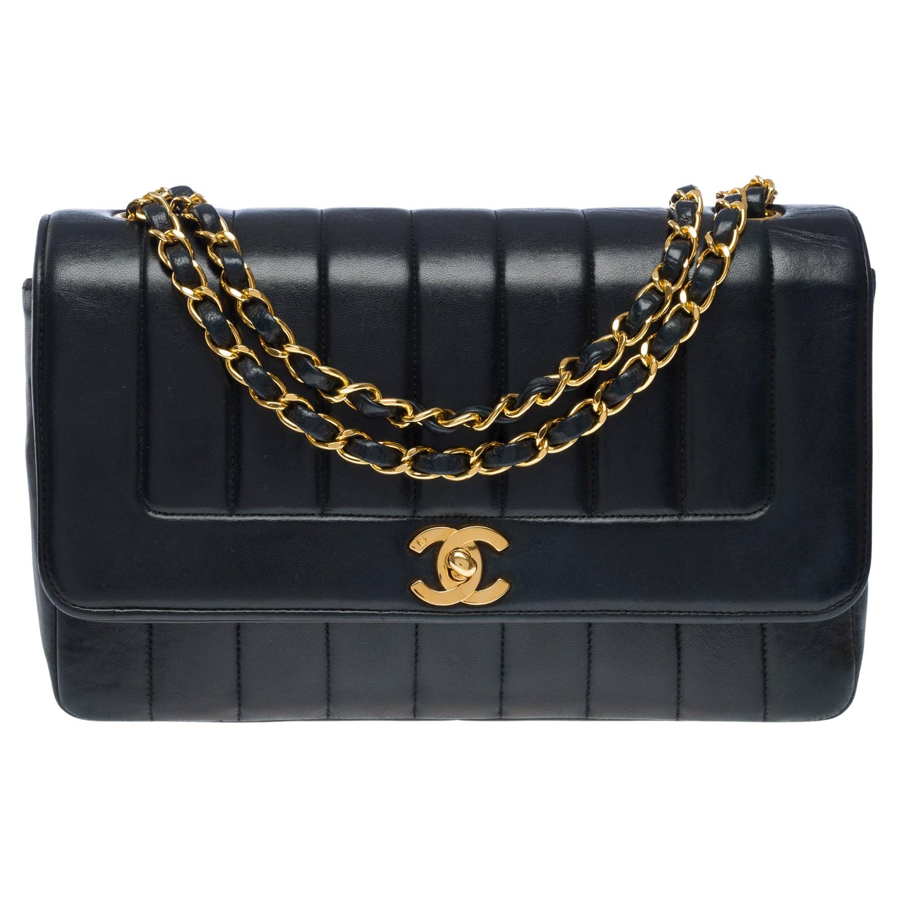 Gorgeous Chanel Diana Shoulder Flap bag in black quilted lambskin leather, GHW For Sale