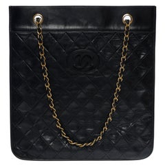 Gorgeous Chanel Flat Tote bag in black quilted lambskin leather , GHW