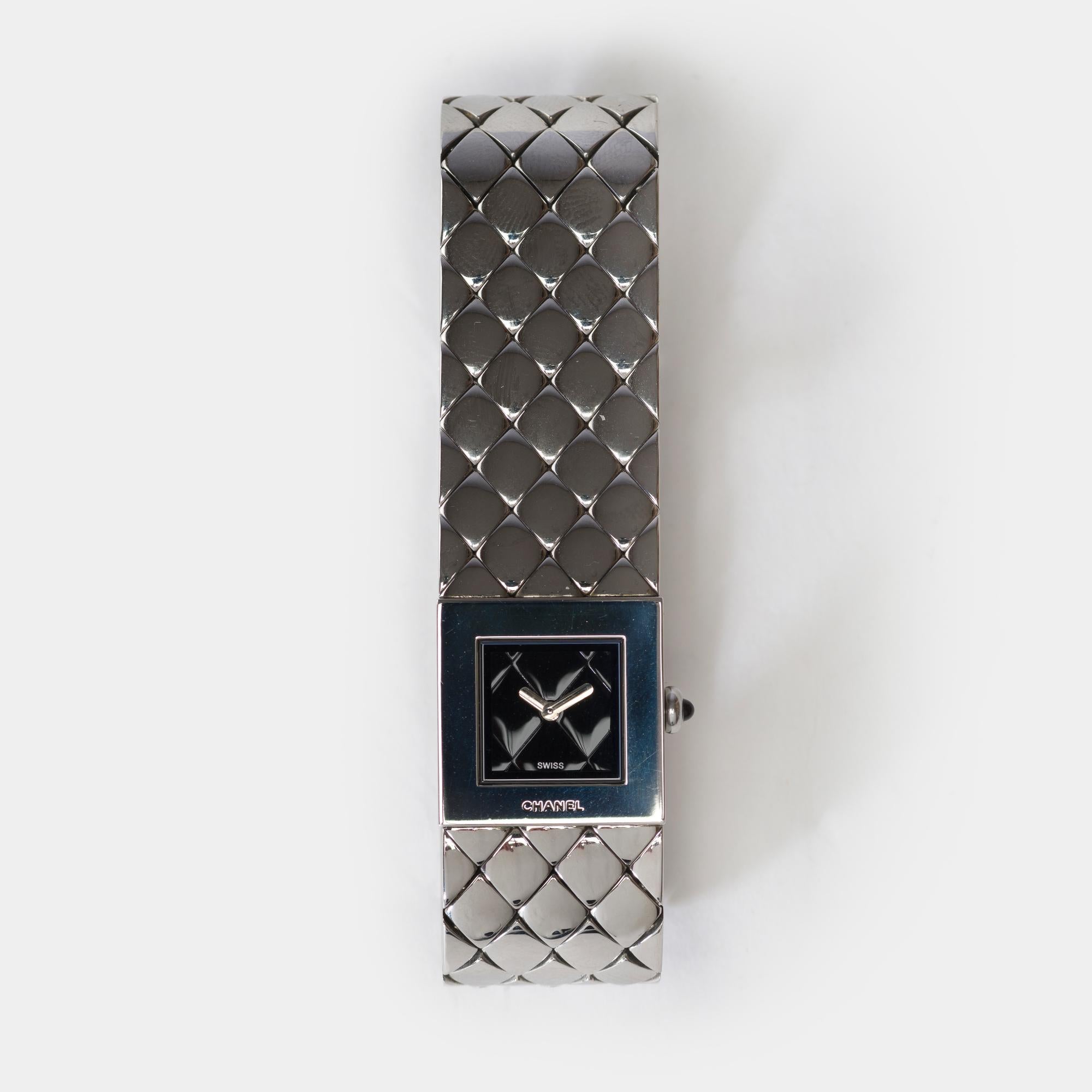 Modern Gorgeous Chanel Matelassé wristwatch in steel For Sale