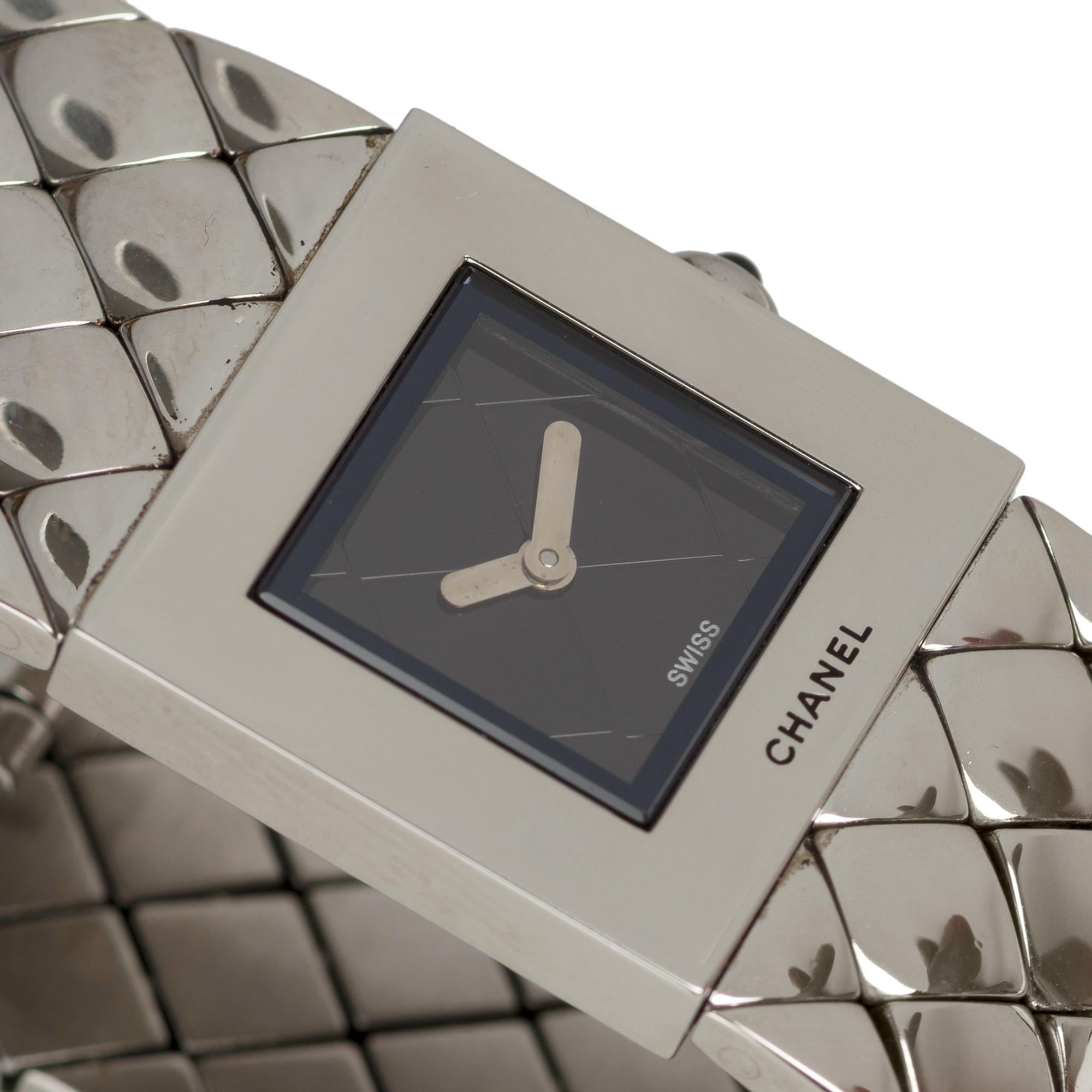 Gorgeous Chanel Matelassé wristwatch in steel For Sale 3