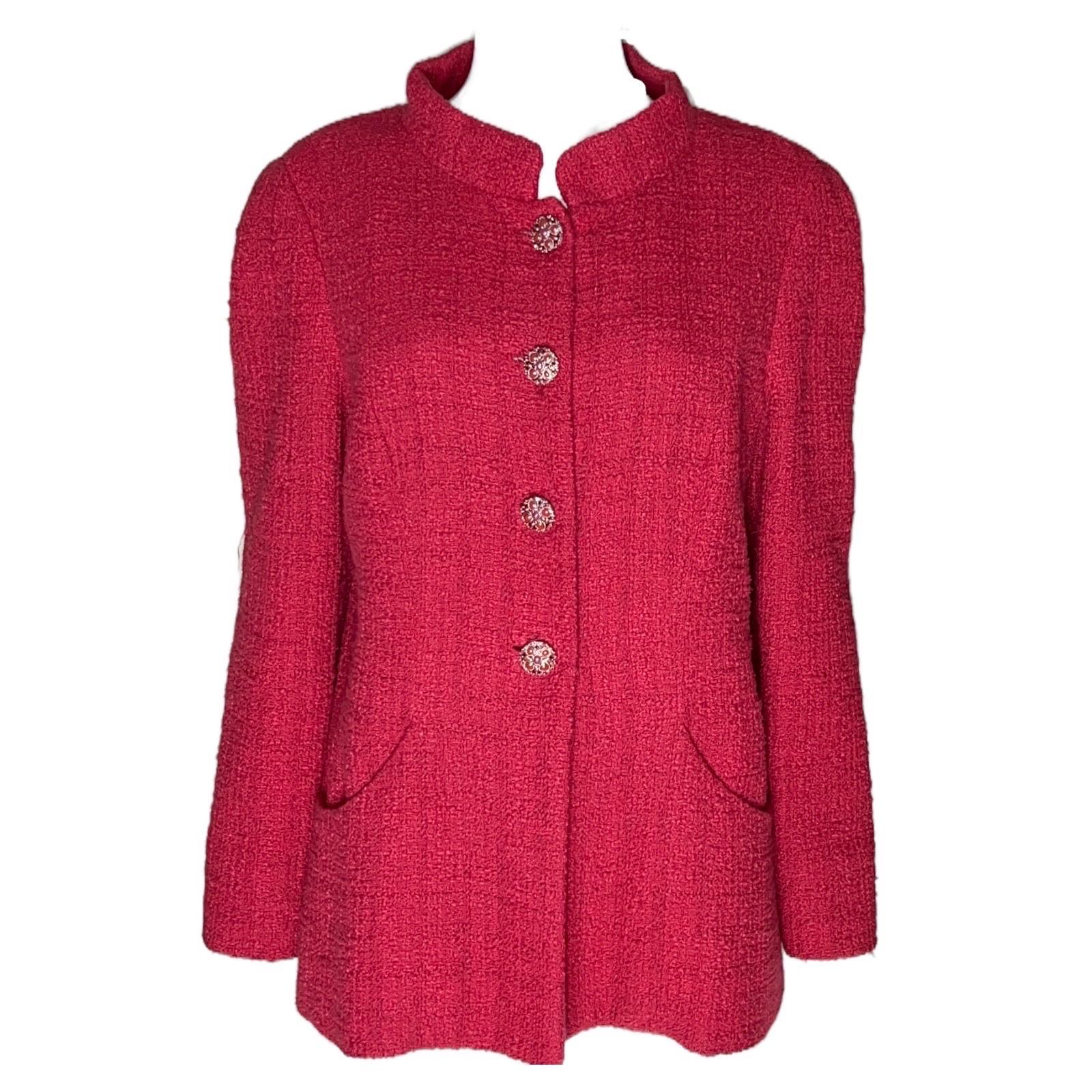 
BEAUTIFUL CHANEL TWEED JACKET

A TRUE CHANEL PIECE THAT SHOULD BE IN EVERY WOMAN'S WARDROBE

SO GORGEOUS

DETAILS:

Perfect to be worn casual with jeans or dressed up - an iconic CHANEL jacket
Beautiful CHANEL tweed jacket 
Red Maison Lesage tweed