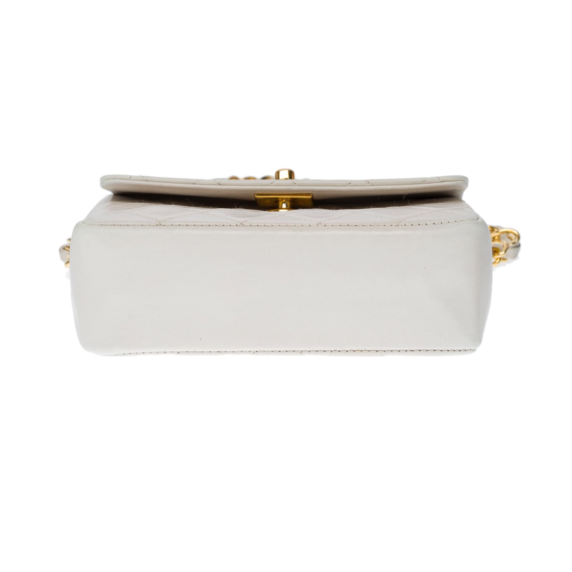 Gorgeous Chanel Mini Classic flap shoulder bag in White quilted lambskin,  GHW 3
