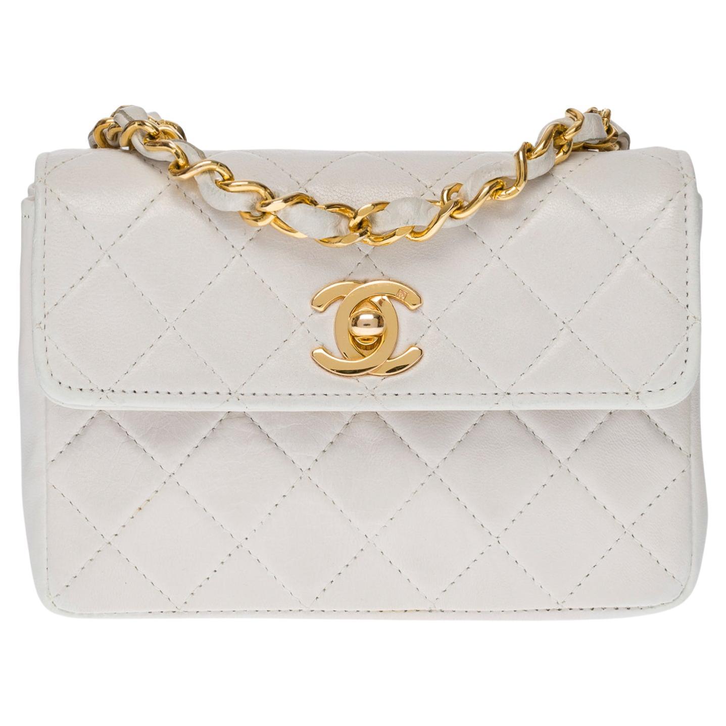 Gorgeous Chanel Mini Classic flap shoulder bag in White quilted lambskin,  GHW at 1stDibs