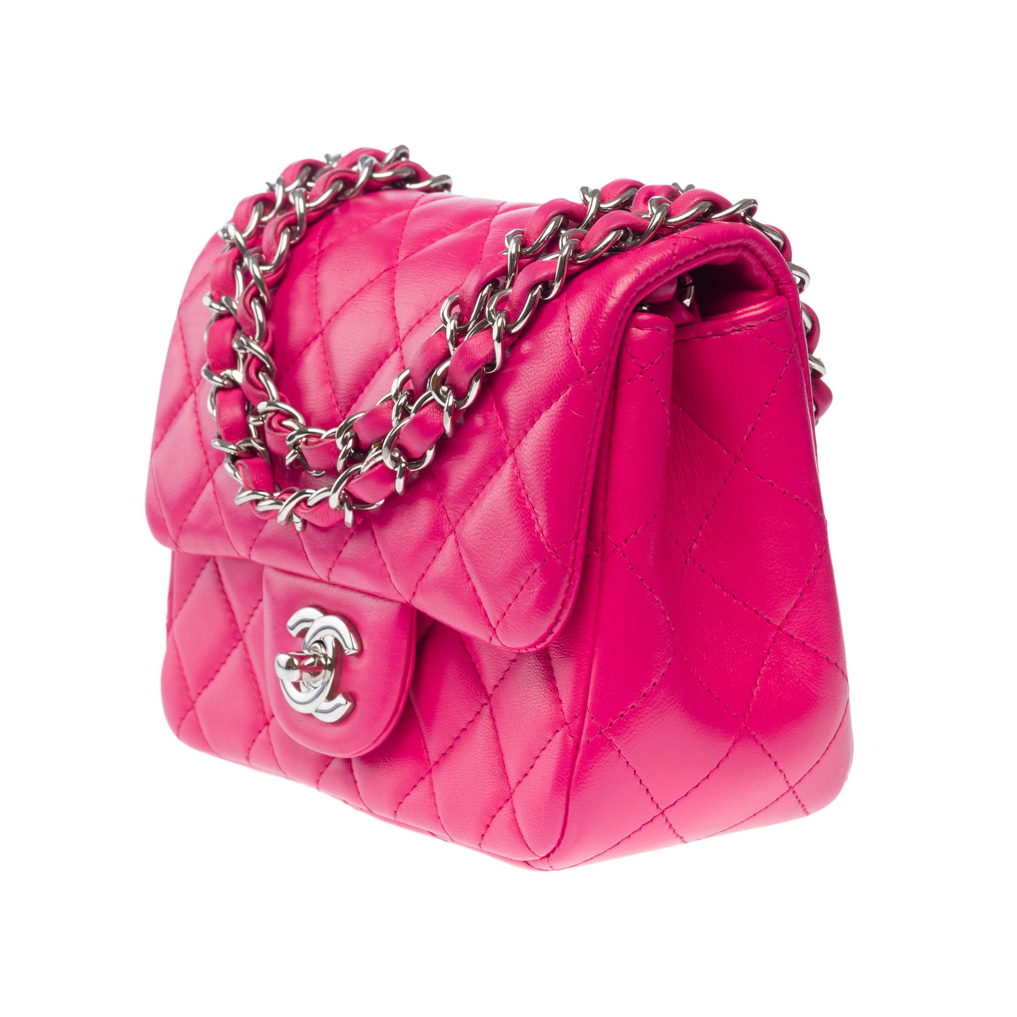 Wunderschöne Chanel Mini Timeless Umhängetasche mit Überschlag aus gestepptem Leder in Rosa, SHW Damen