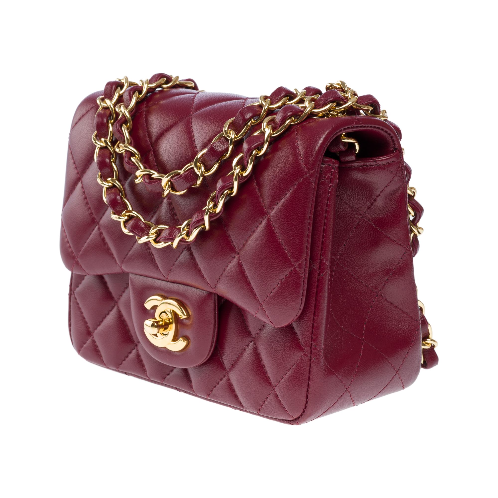 Gorgeous Chanel Mini Timeless Shoulder flap bag in Plum quilted leather, GHW For Sale 1