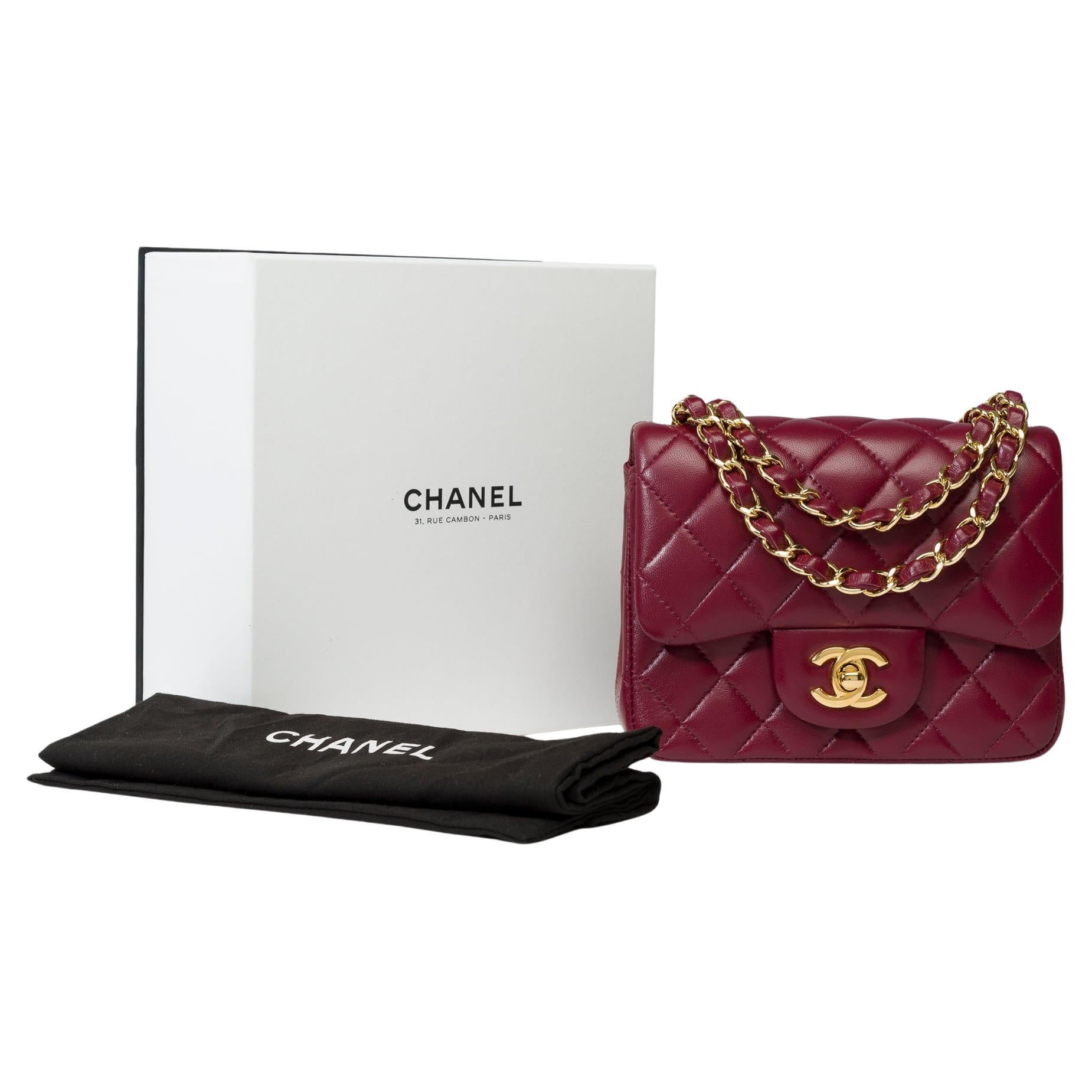 Gorgeous Chanel Mini Timeless Shoulder flap bag in Plum quilted leather, GHW For Sale