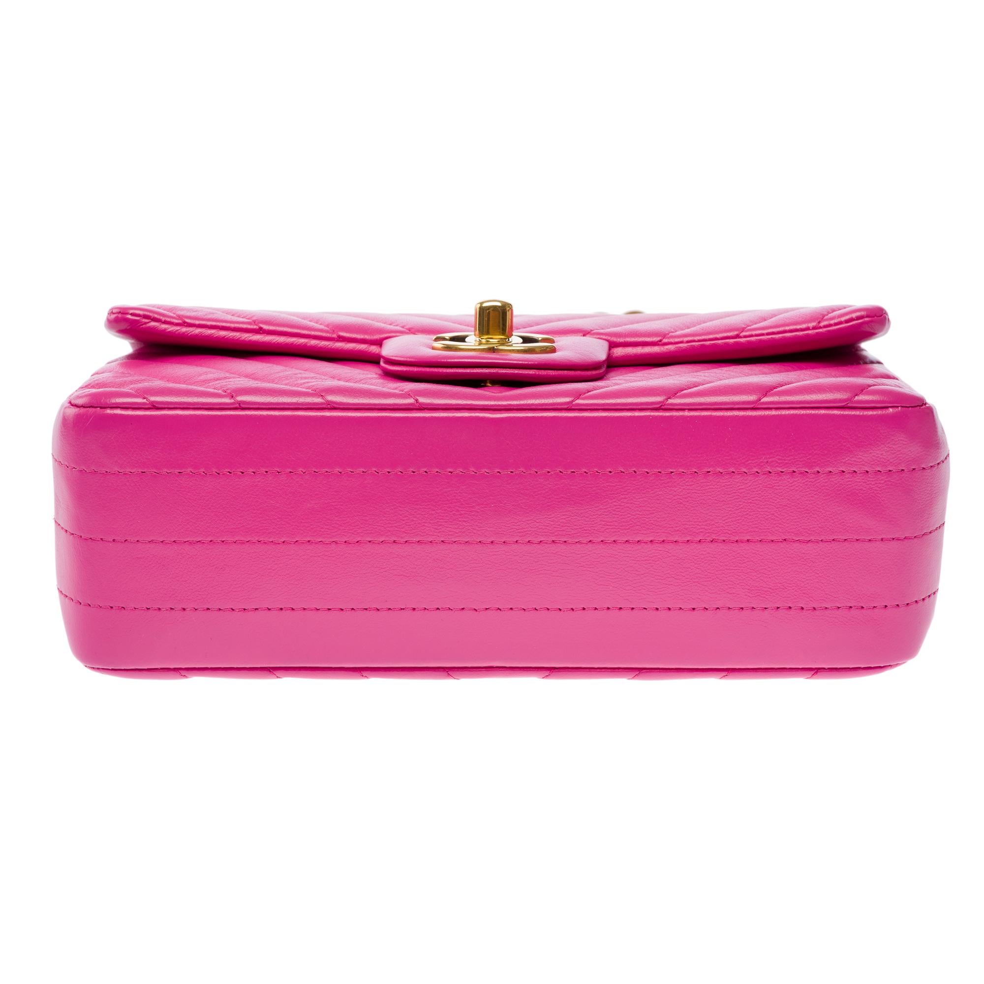 Gorgeous Chanel Timelesss Mini shoulder flap bag in Pink chevron leather, GHW For Sale 6