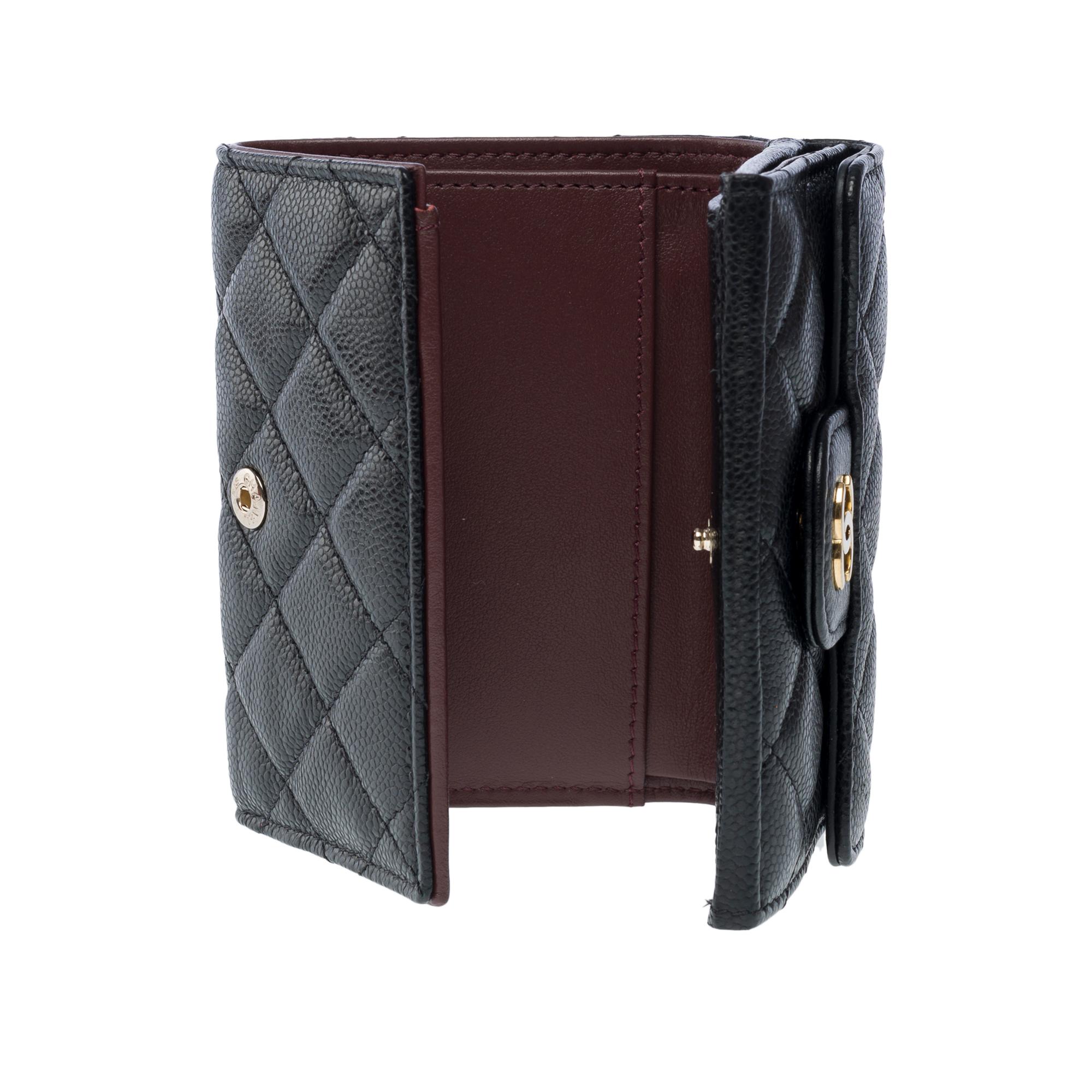 Gorgeous Chanel Wallet  in black Caviar quilted leather, GHW 5