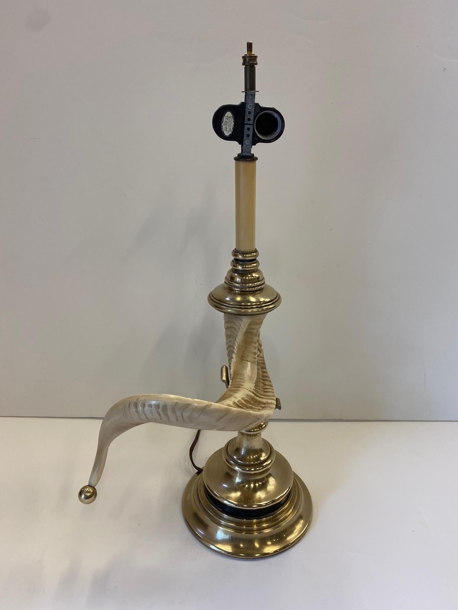 Gorgeous Chapman Faux Rams Horn and Brass Table Lamp In Good Condition In Hopewell, NJ