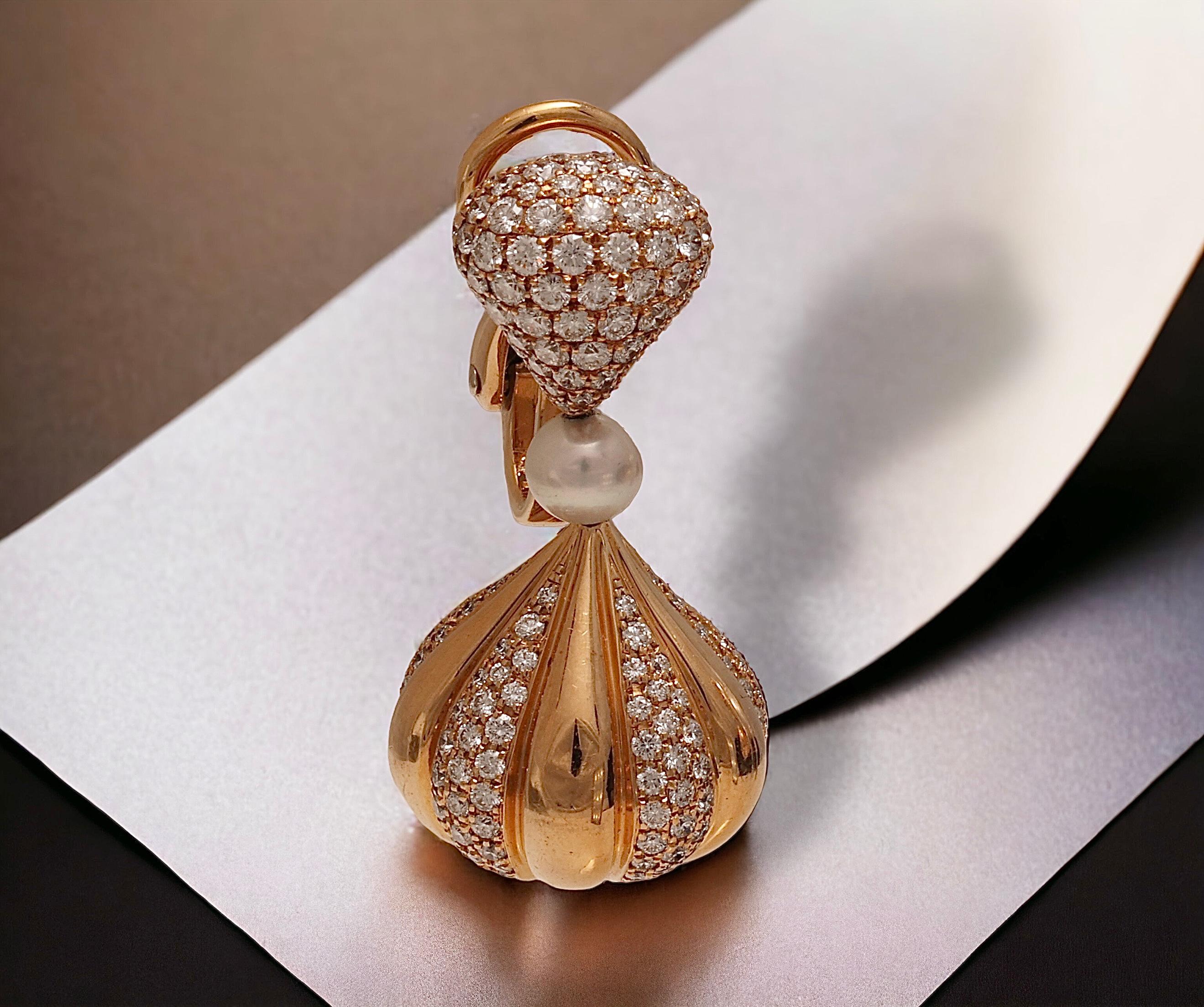 Gorgeous Chopard Earrings 18 kt. Yellow gold With Diamonds In Excellent Condition For Sale In Antwerp, BE