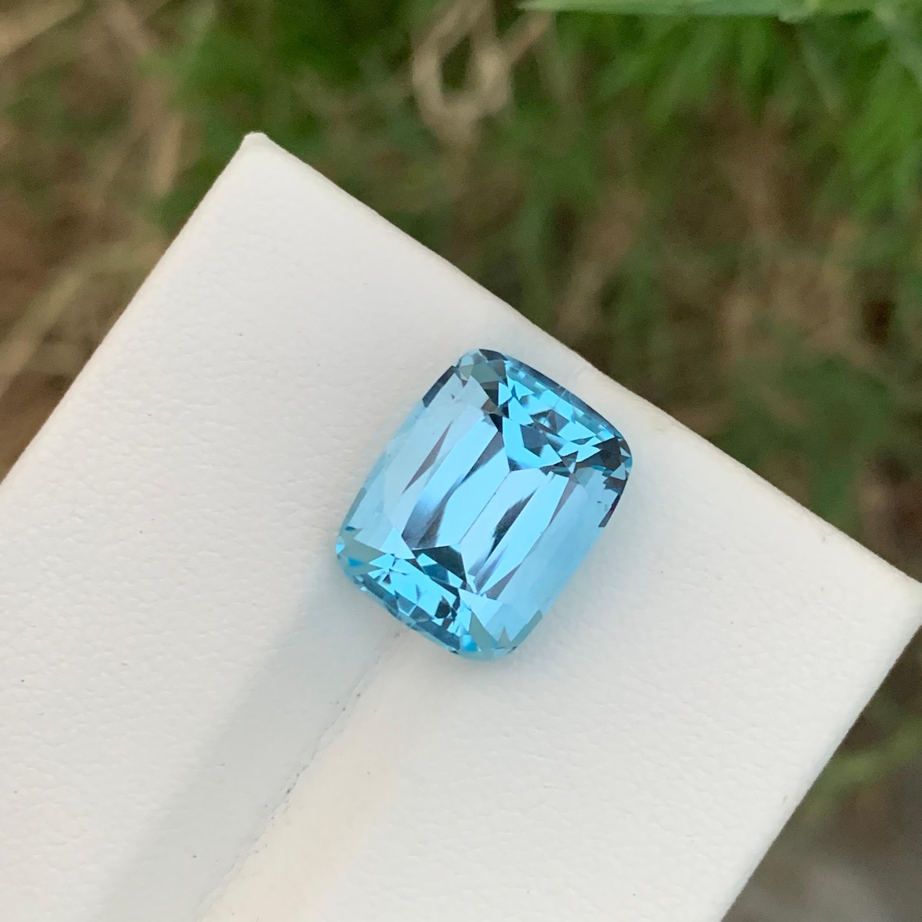 Wunderschöner sauberer facettierter Himmelblauer Topas 12 Karat in brasilianischer Minenschliff-Form (Arts and Crafts) im Angebot