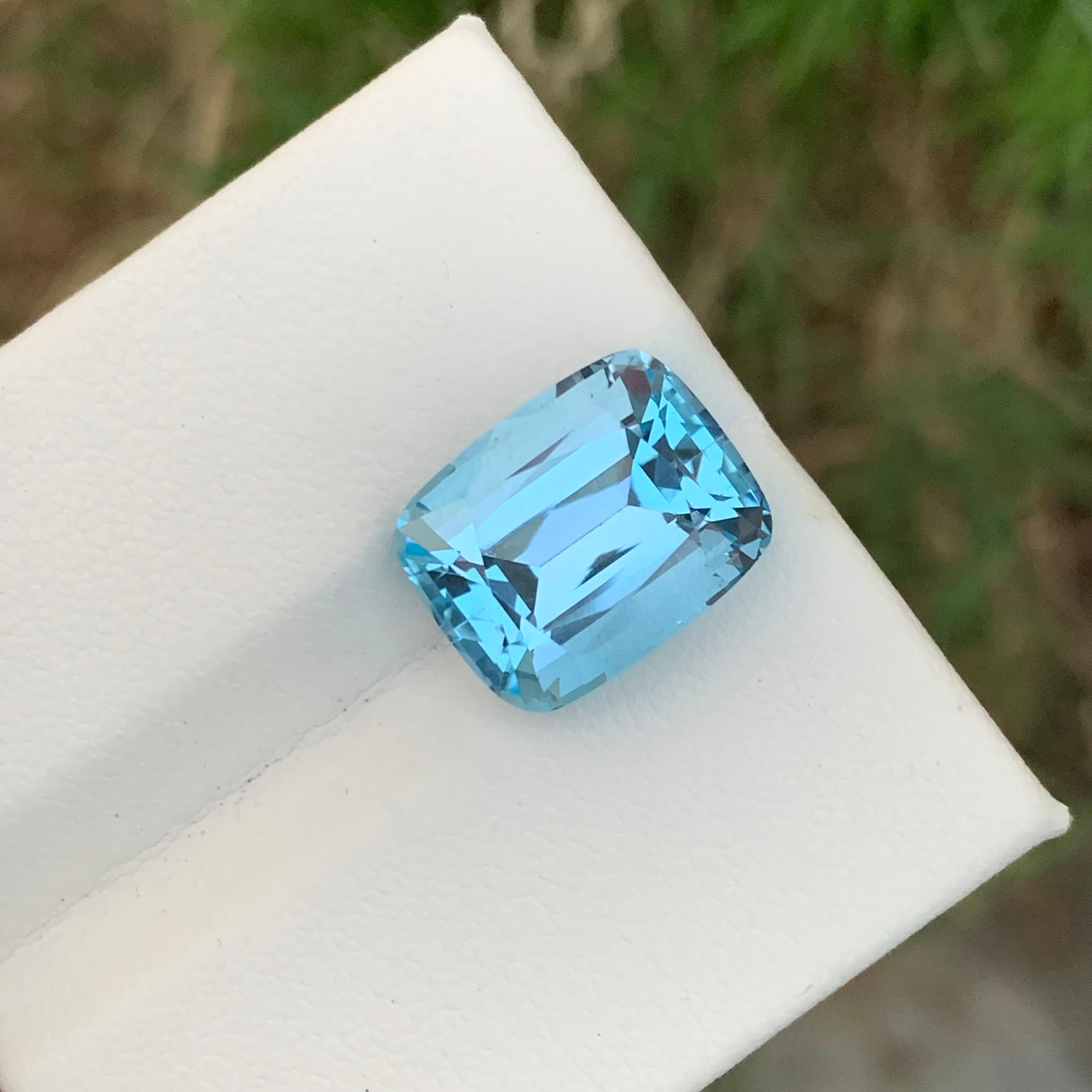 Wunderschöner sauberer facettierter Himmelblauer Topas 12 Karat in brasilianischer Minenschliff-Form (Kissenschliff) im Angebot