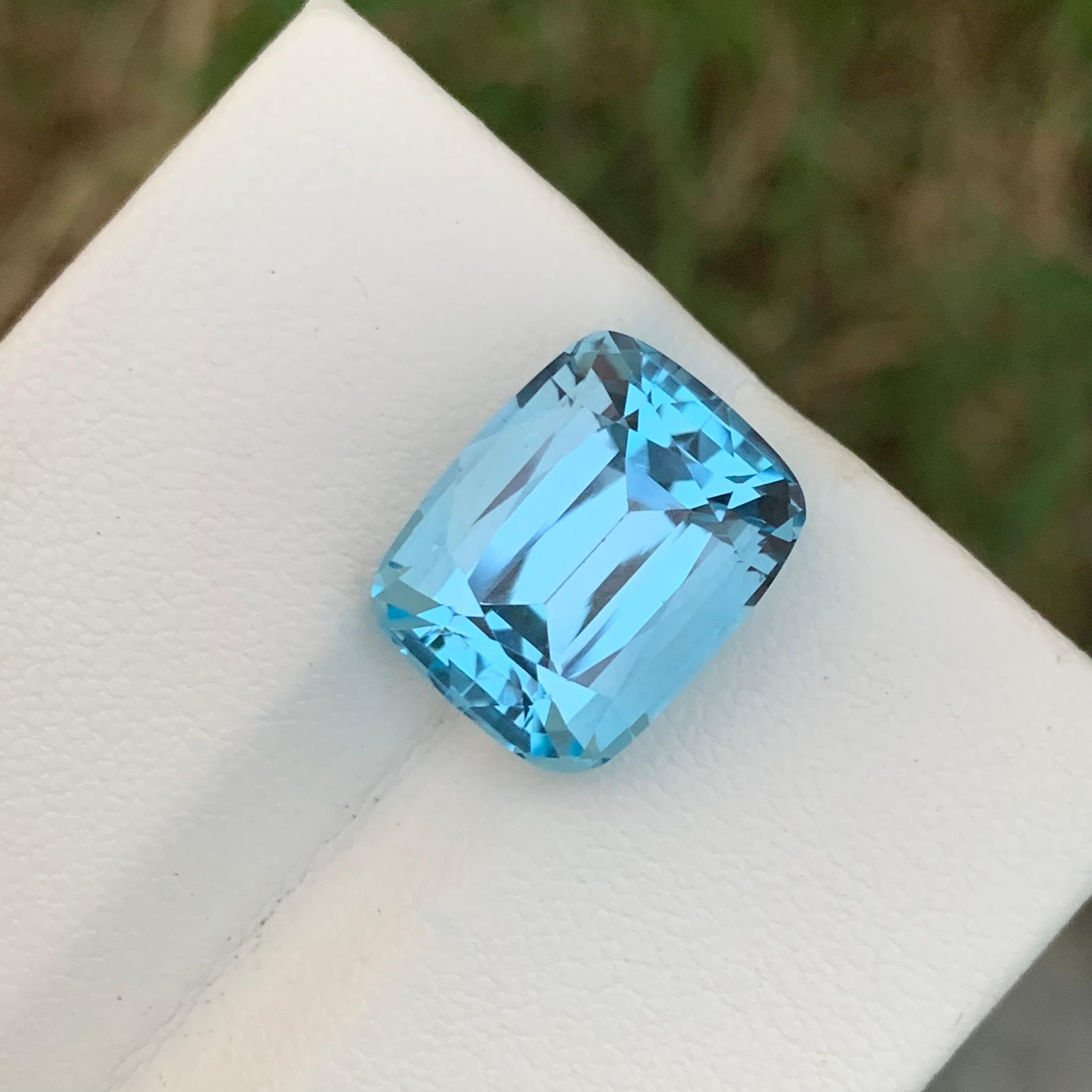 Wunderschöner sauberer facettierter Himmelblauer Topas 12 Karat in brasilianischer Minenschliff-Form im Angebot 1
