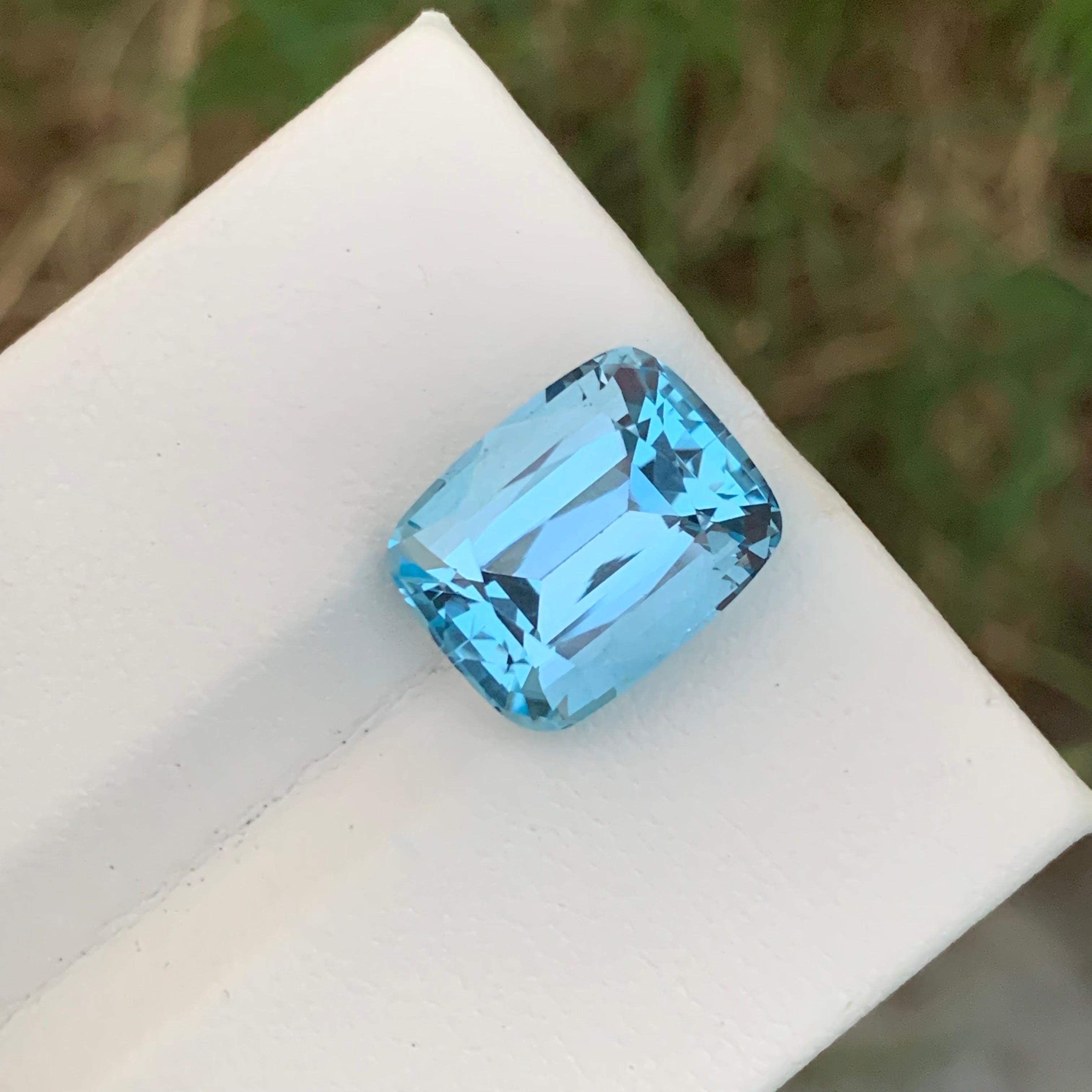 Wunderschöner sauberer facettierter Himmelblauer Topas 12 Karat in brasilianischer Minenschliff-Form im Angebot 2