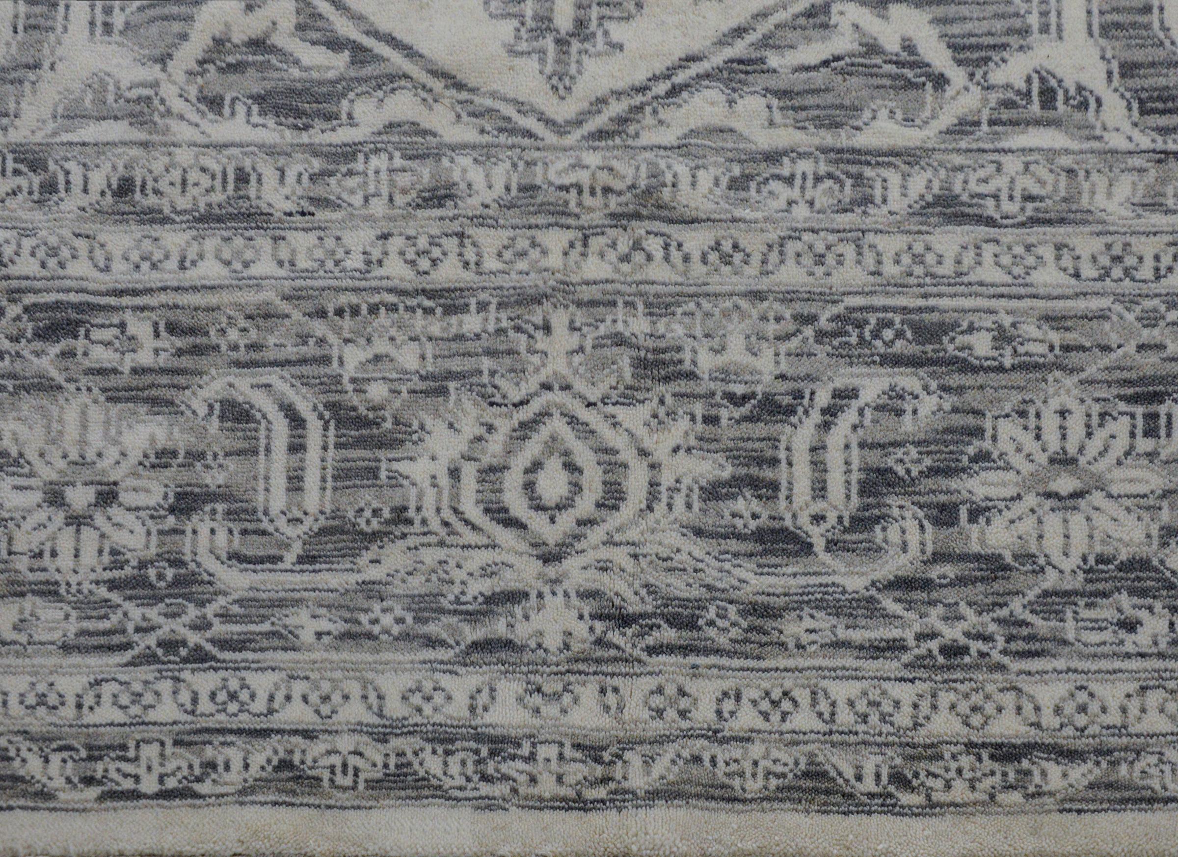 XXIe siècle et contemporain Magnifique tapis indien contemporain Serpai en vente