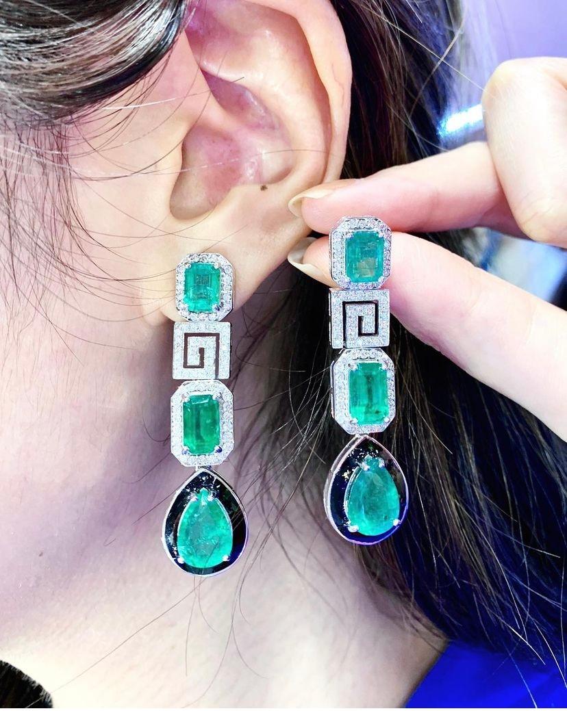 Wunderschöne Ct 13,79 von Zambia Smaragden und Diamanten auf Ohrringen Damen im Angebot