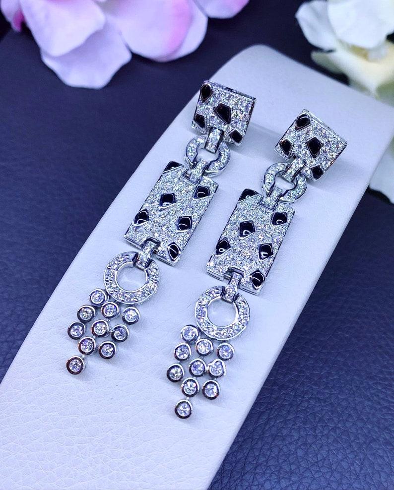Art Deco Gorgeous Carat 3, 45 of Diamonds on Earrings in Gold For Sale