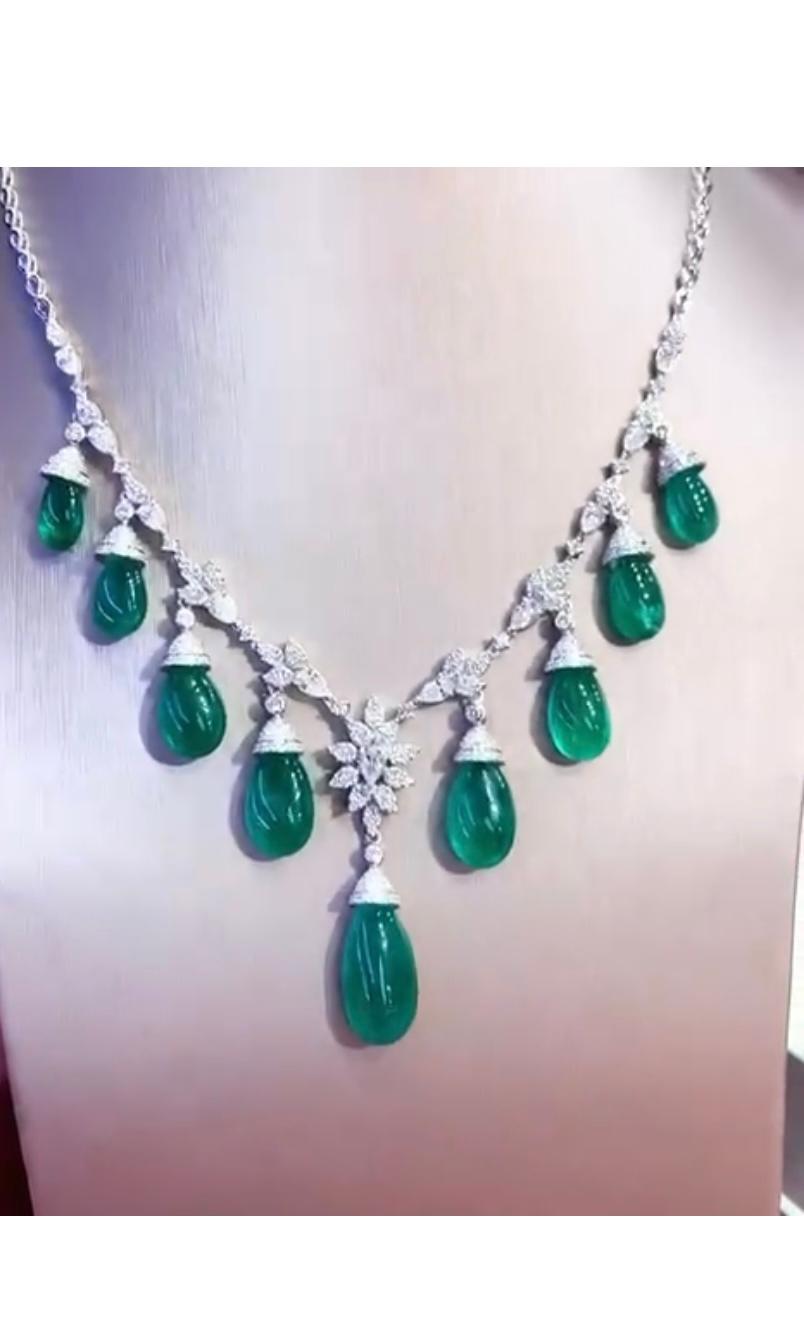 Women's AIG Certified 73.00 Ct  Zambia Emeralds Diamonds 18K Gold Necklace For Sale
