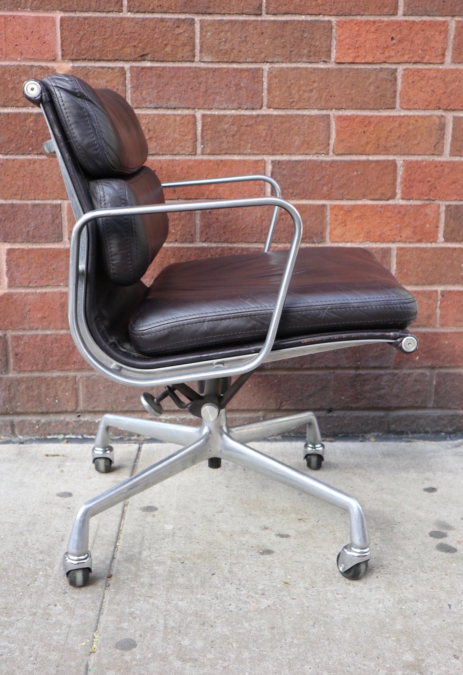 Mid-Century Modern Gorgeous Dark Brown Eames Soft Pad Management Desk Chair