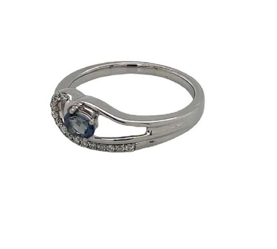 Oval Cut Gorgeous Diamond & Natural Brazillian Alexandrite 0.11 Carat Cocktail Ring For Sale