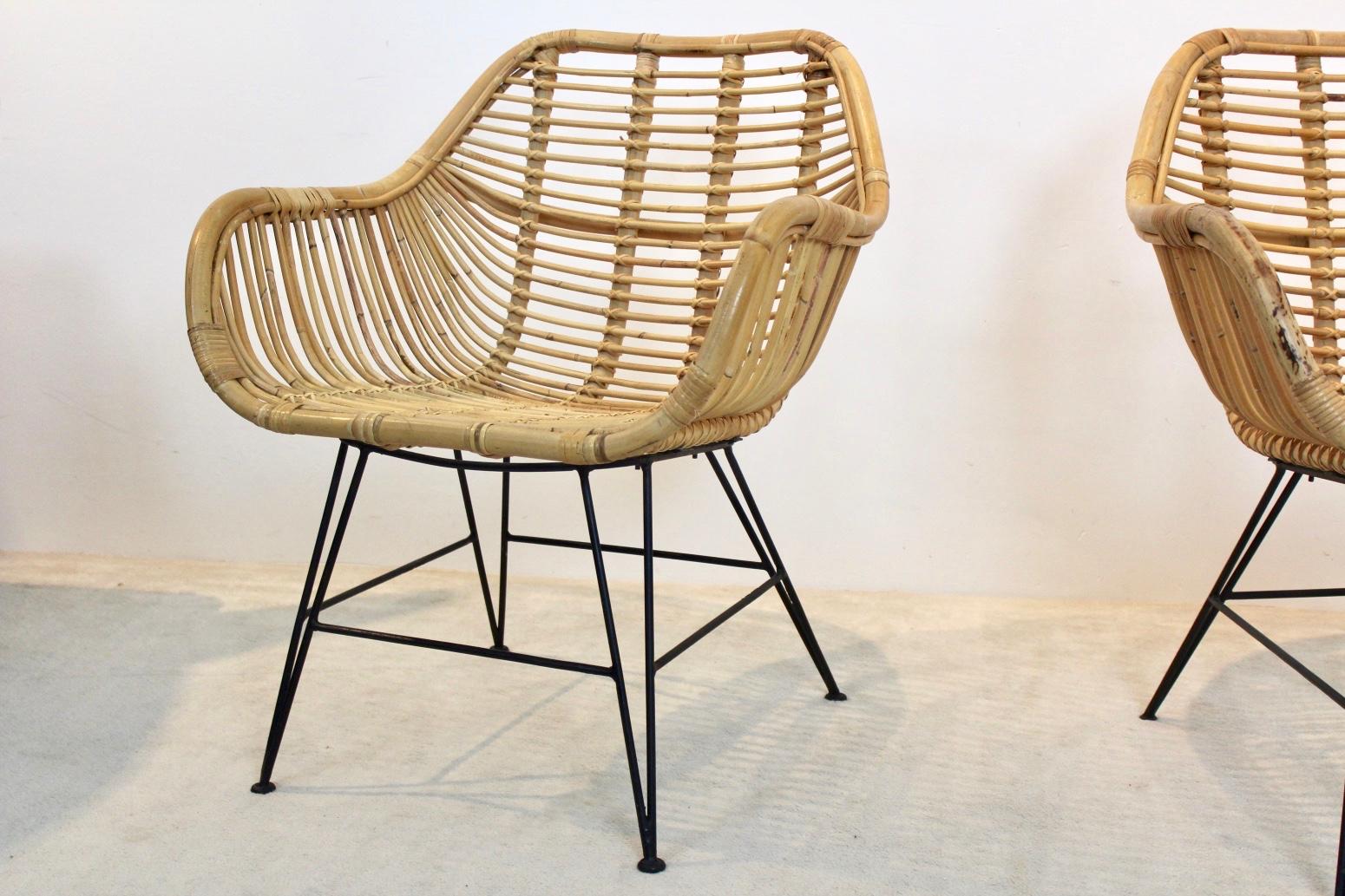 Wunderschöne niederländische Stühle aus Korbweide und Stahl im Angebot 1