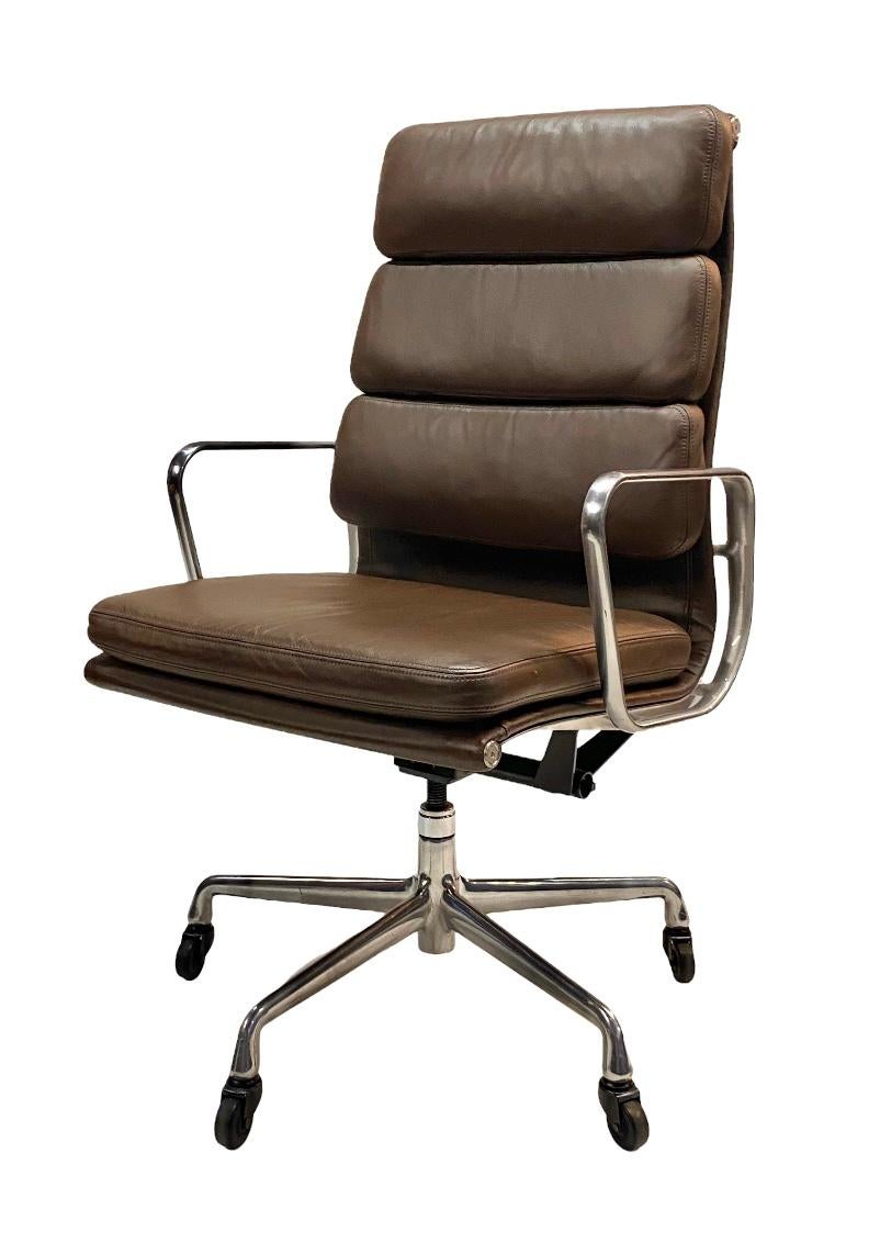 Gorgeous Eames Executive Soft Pad Desk Chair in Brown Leather 11