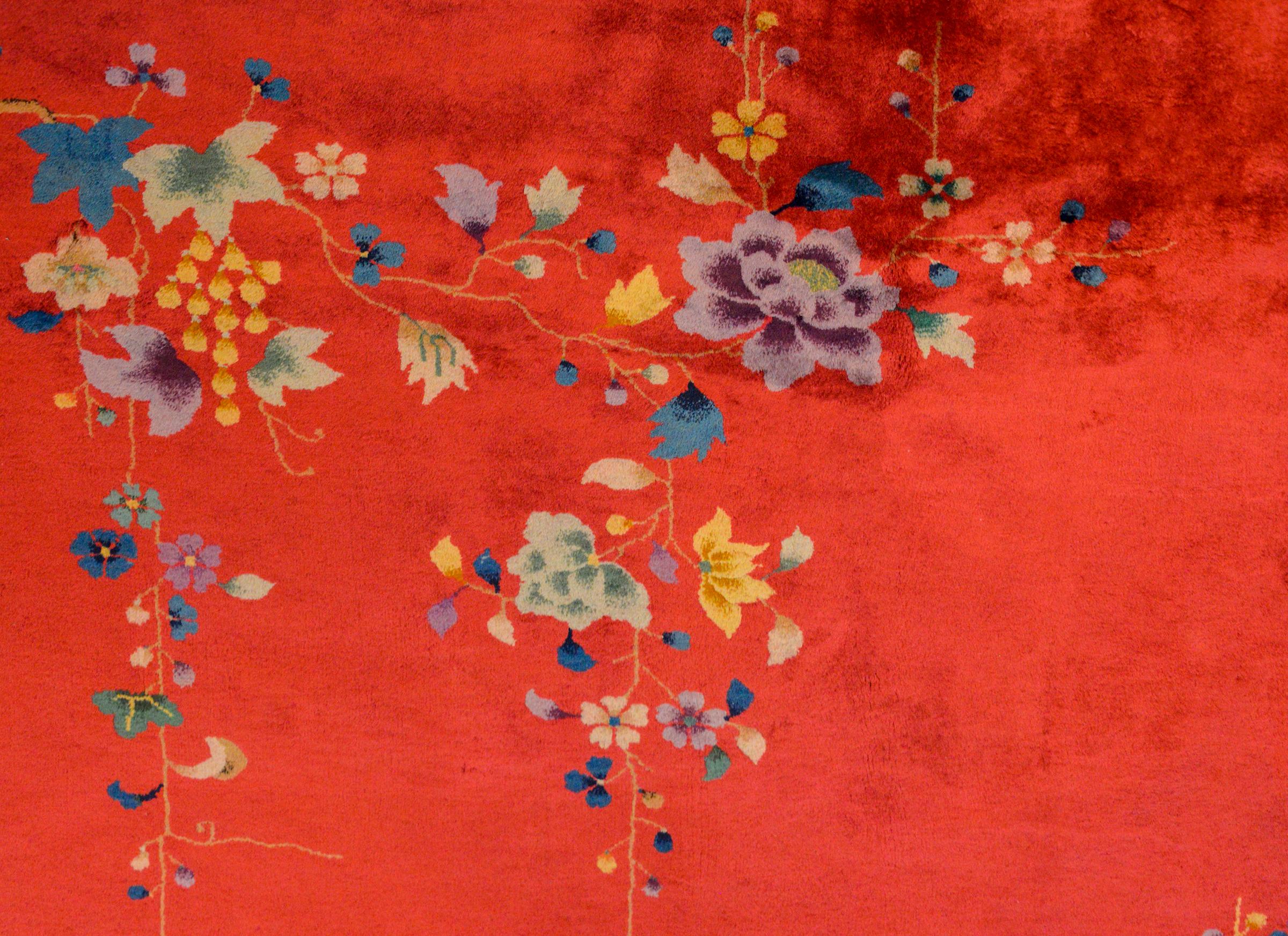 Gorgeous Early 20th Century Chinese Art Deco Rug In Good Condition For Sale In Chicago, IL
