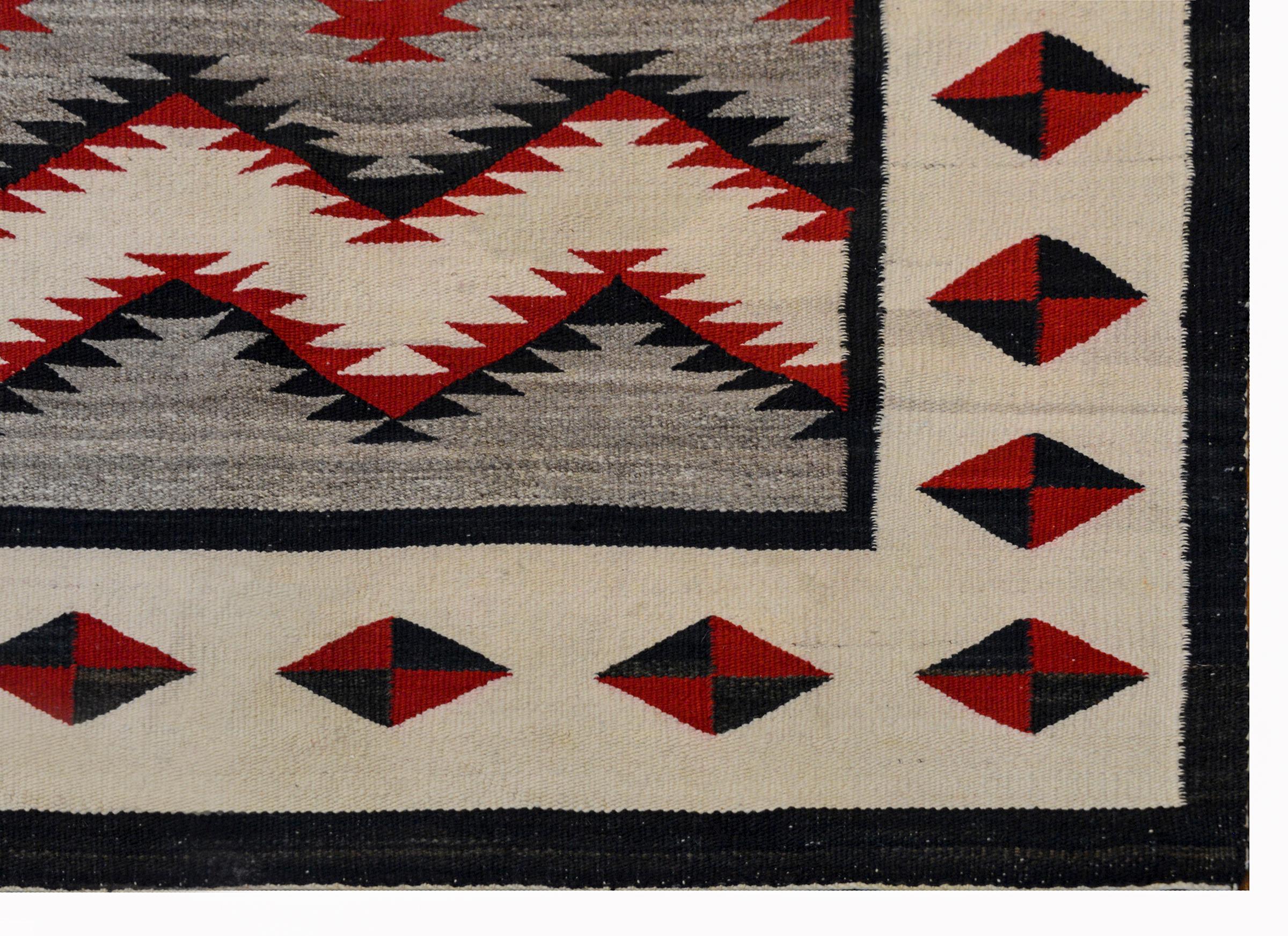 Gorgeous Early 20th Century Navajo Rug In Good Condition In Chicago, IL