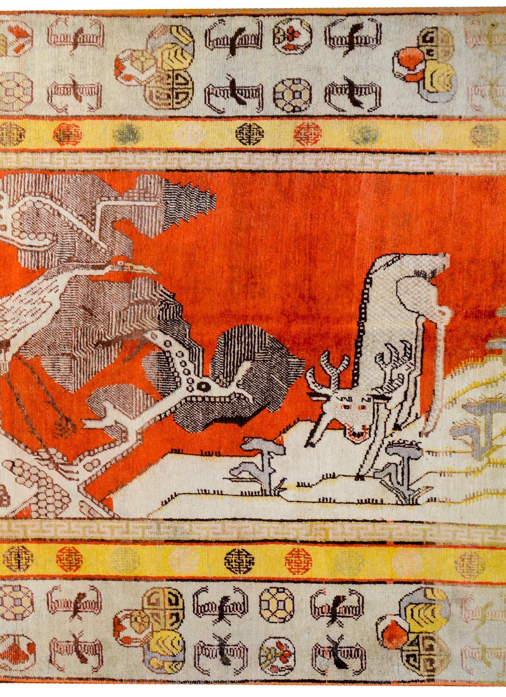 Centrasiatique Magnifique tapis pictural Khotan du début du XXe siècle en vente