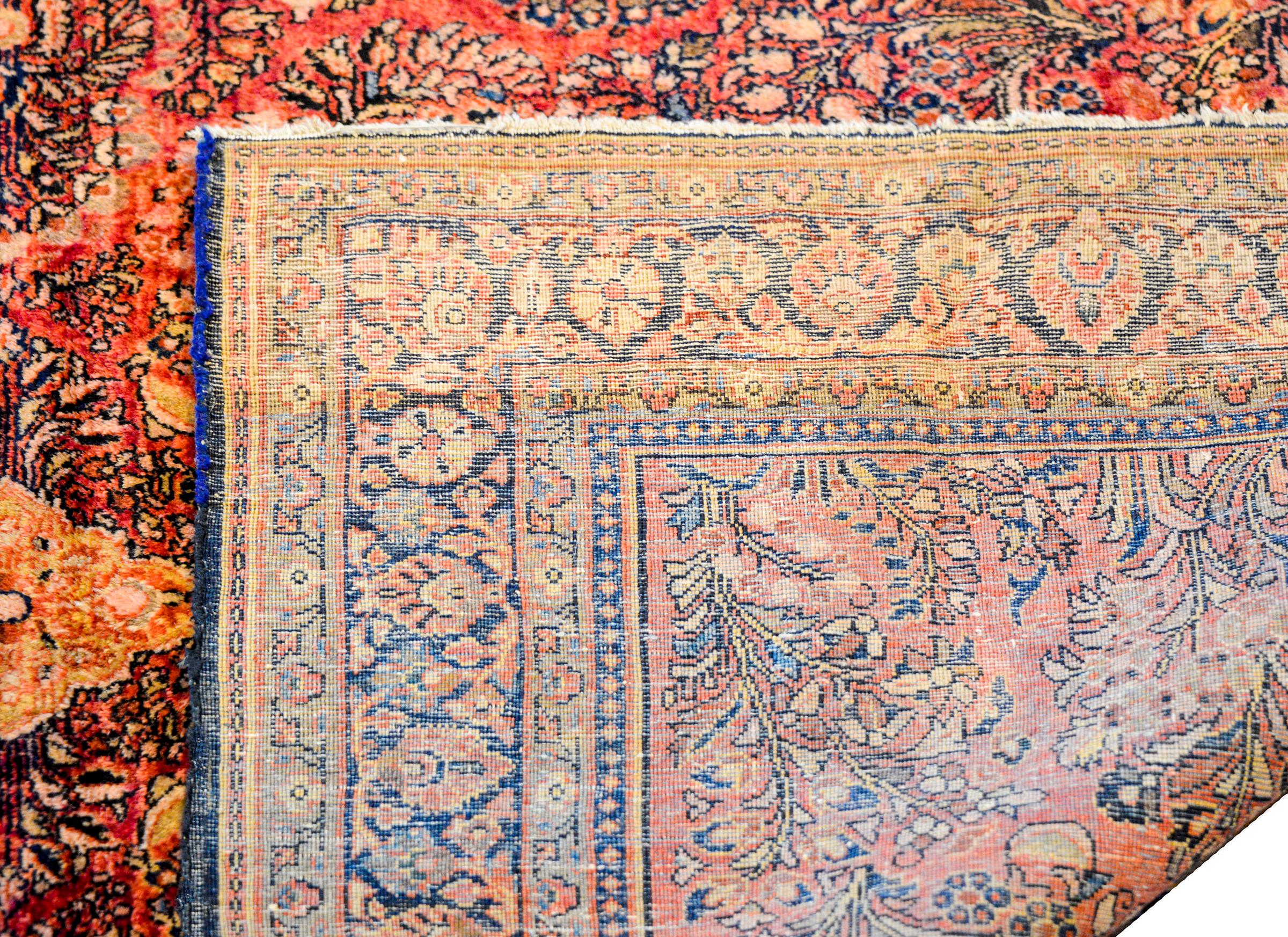 Gorgeous Early 20th Century Sarouk Rug For Sale 2