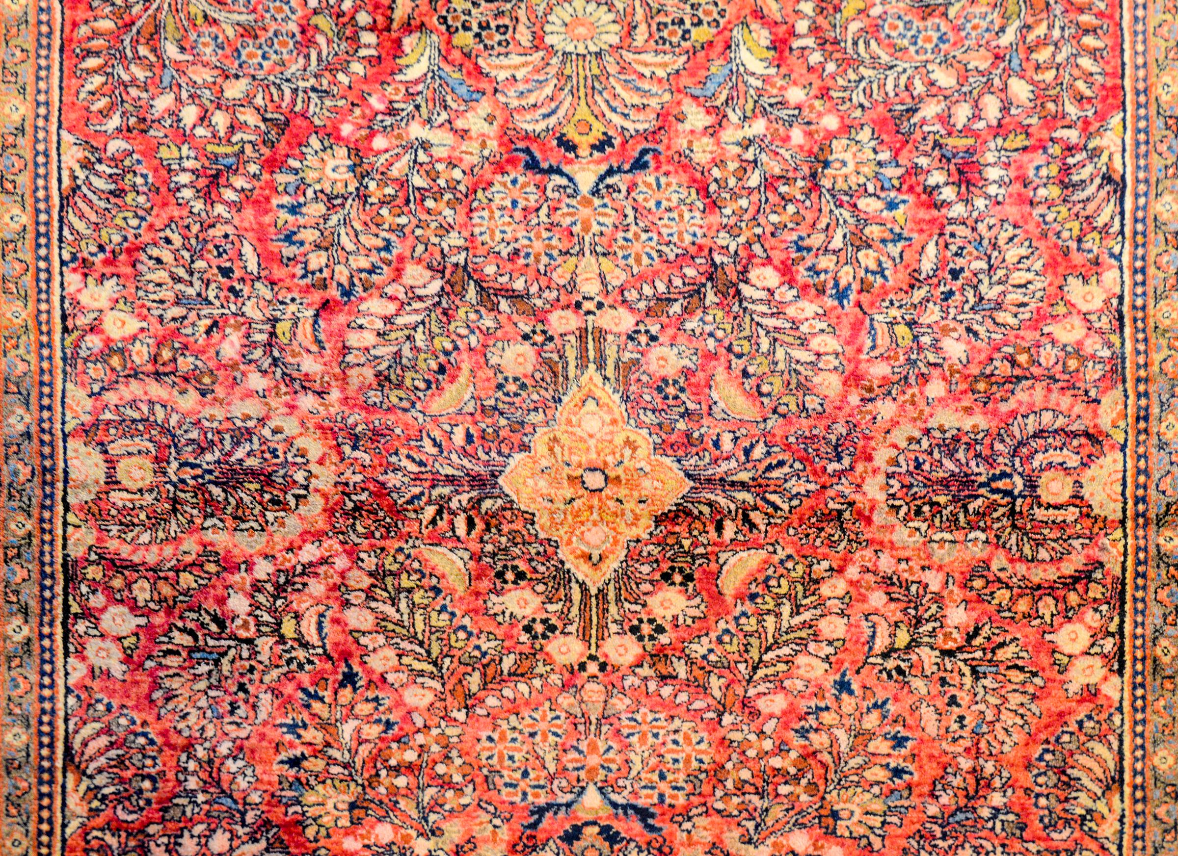 Persian Gorgeous Early 20th Century Sarouk Rug For Sale