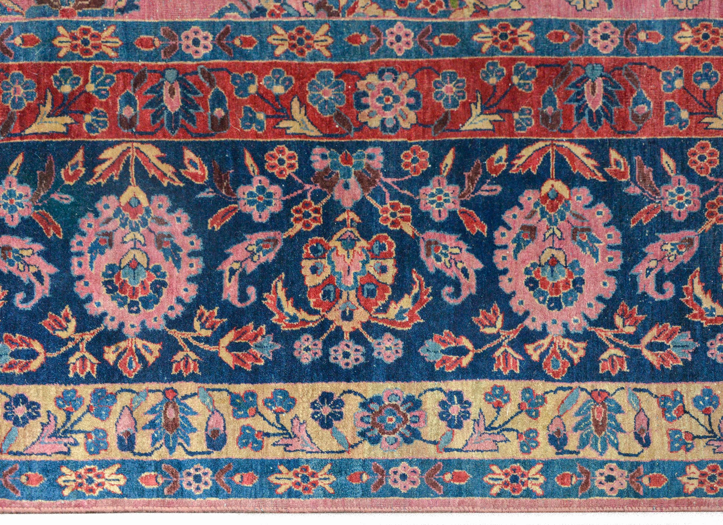 Gorgeous Early 20th Century Sarouk Rug For Sale 1