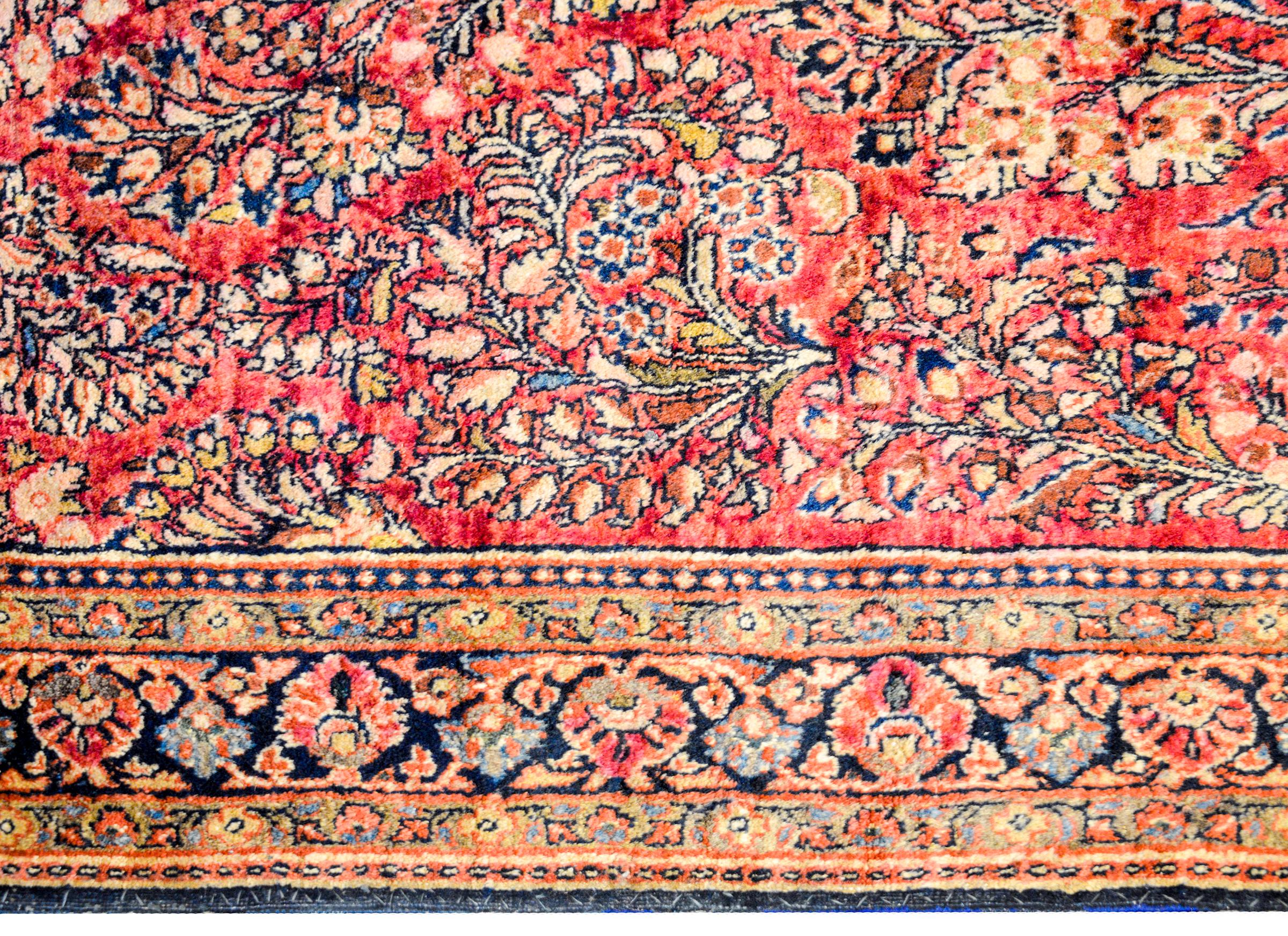 Gorgeous Early 20th Century Sarouk Rug For Sale 1