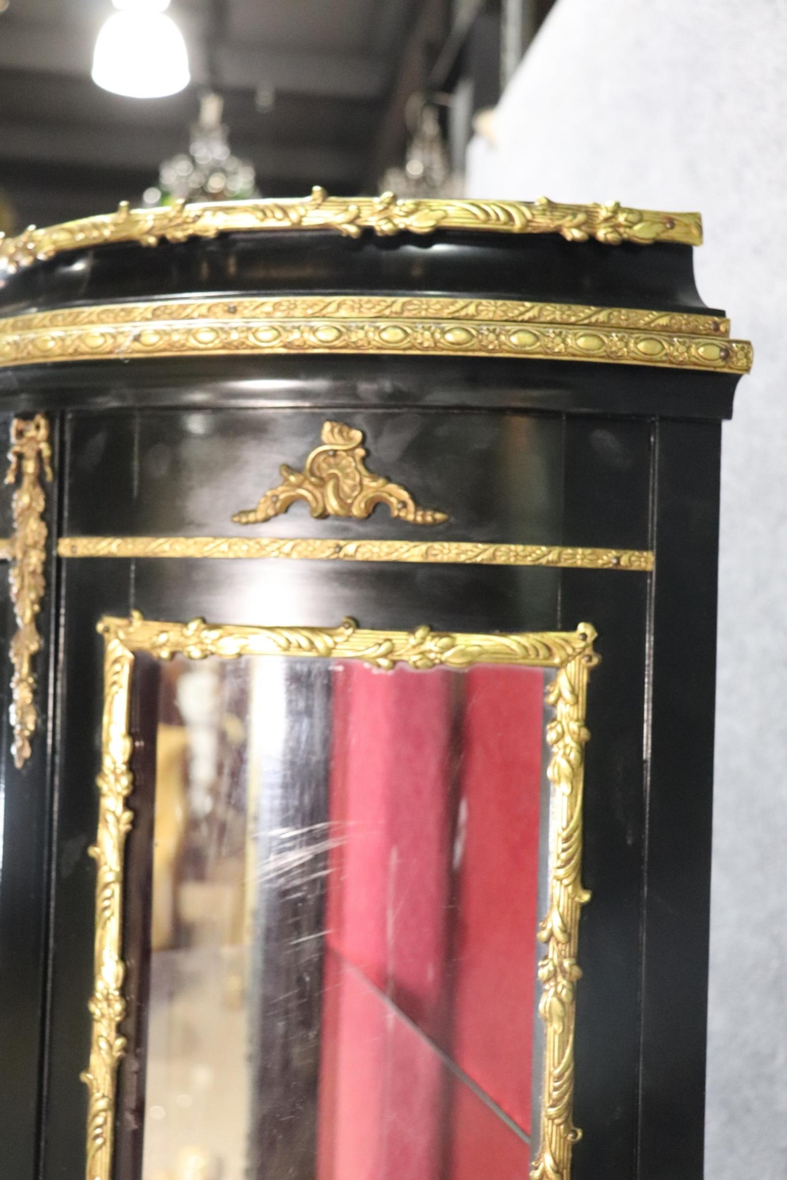 Gorgeous Ebonized Chinoiserie Decorated Vitrine Curio Cabinet For Sale 4