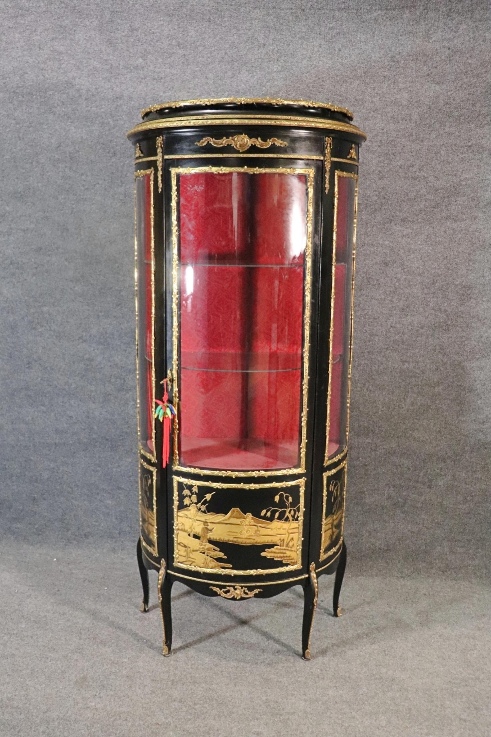 Gorgeous Ebonized Chinoiserie Decorated Vitrine Curio Cabinet For Sale 11