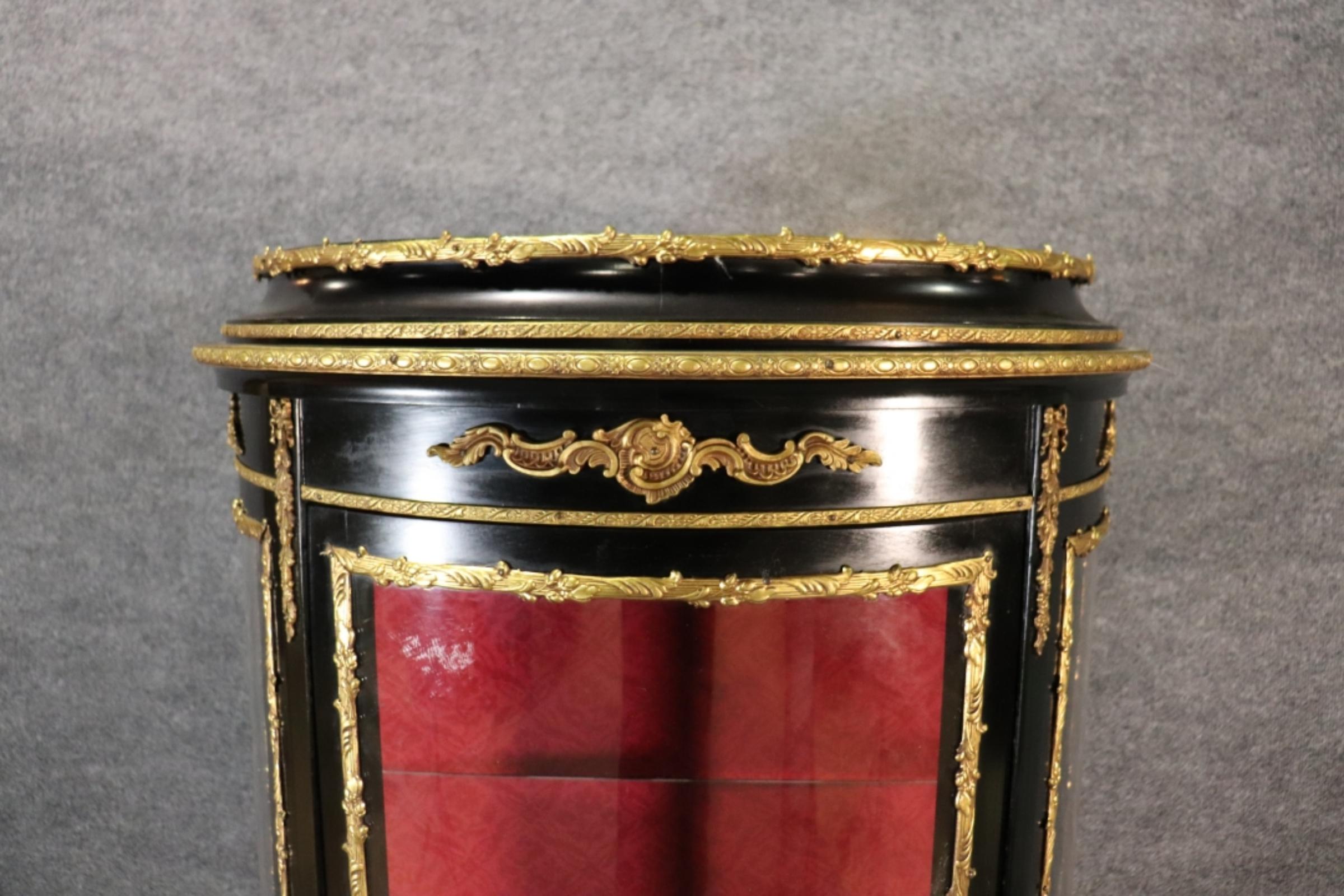 Gorgeous Ebonized Chinoiserie Decorated Vitrine Curio Cabinet In Good Condition For Sale In Swedesboro, NJ