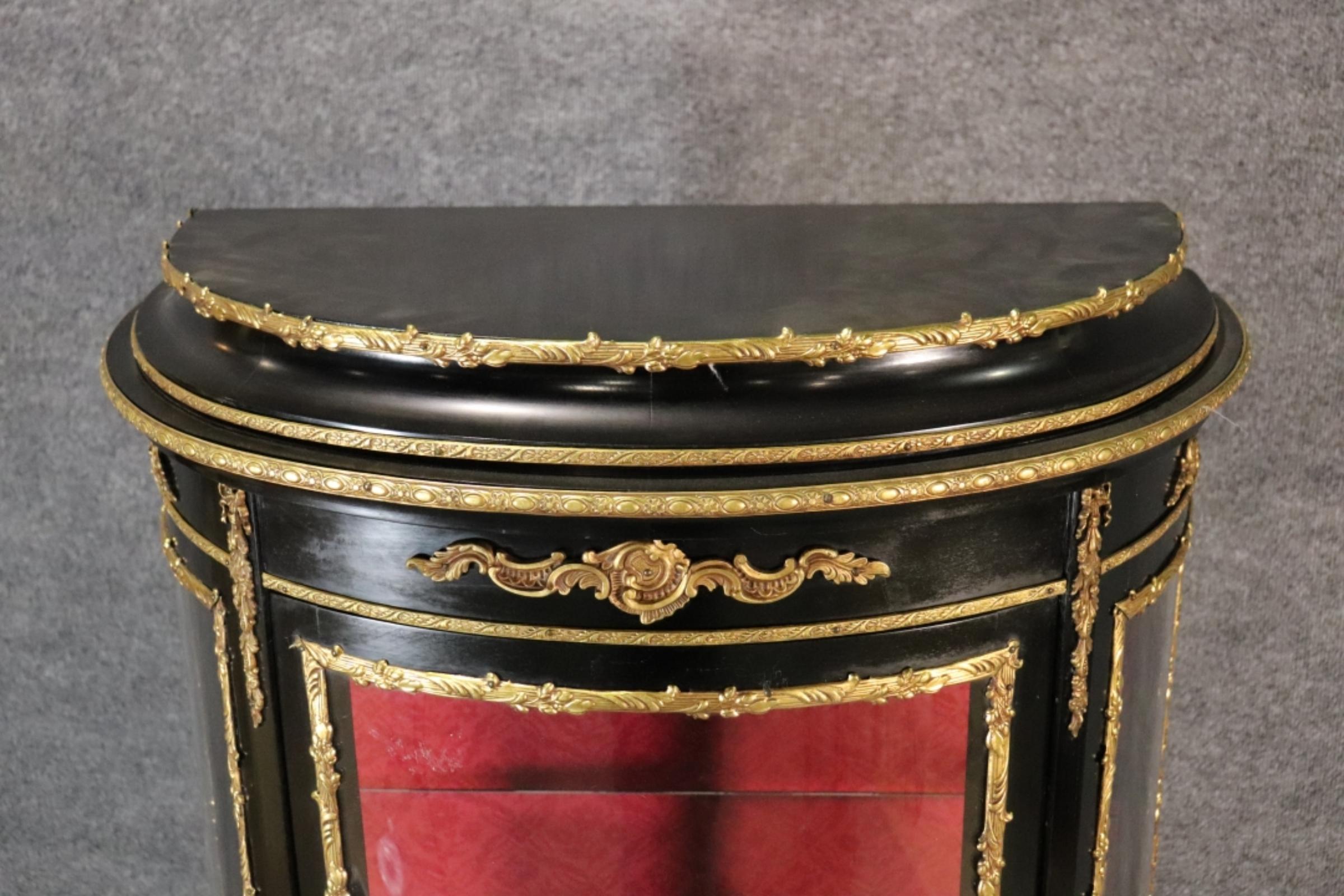 Mid-20th Century Gorgeous Ebonized Chinoiserie Decorated Vitrine Curio Cabinet For Sale
