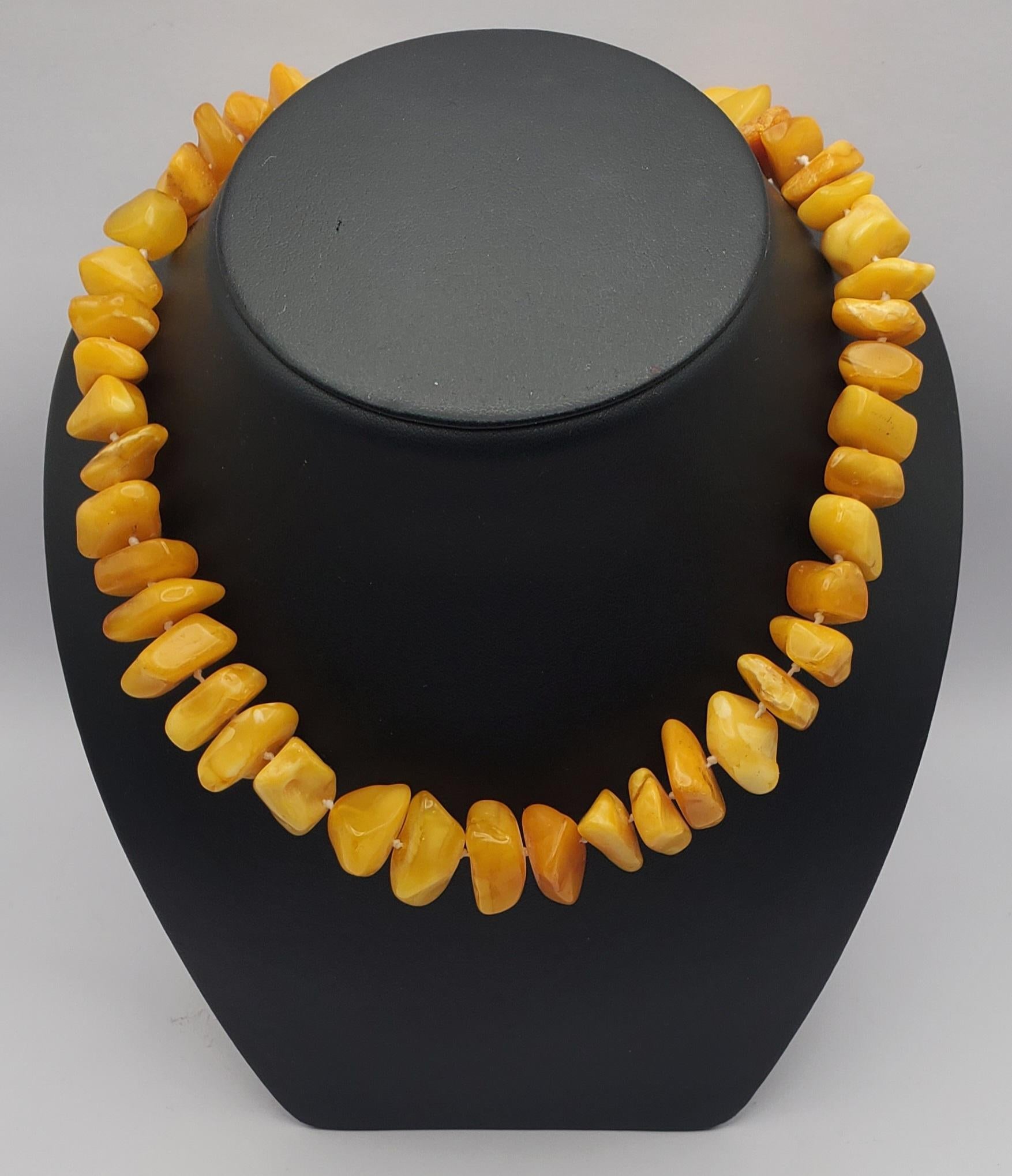 Gorgeous Egg Yolk Baltic Amber Graduated Necklace  For Sale 1