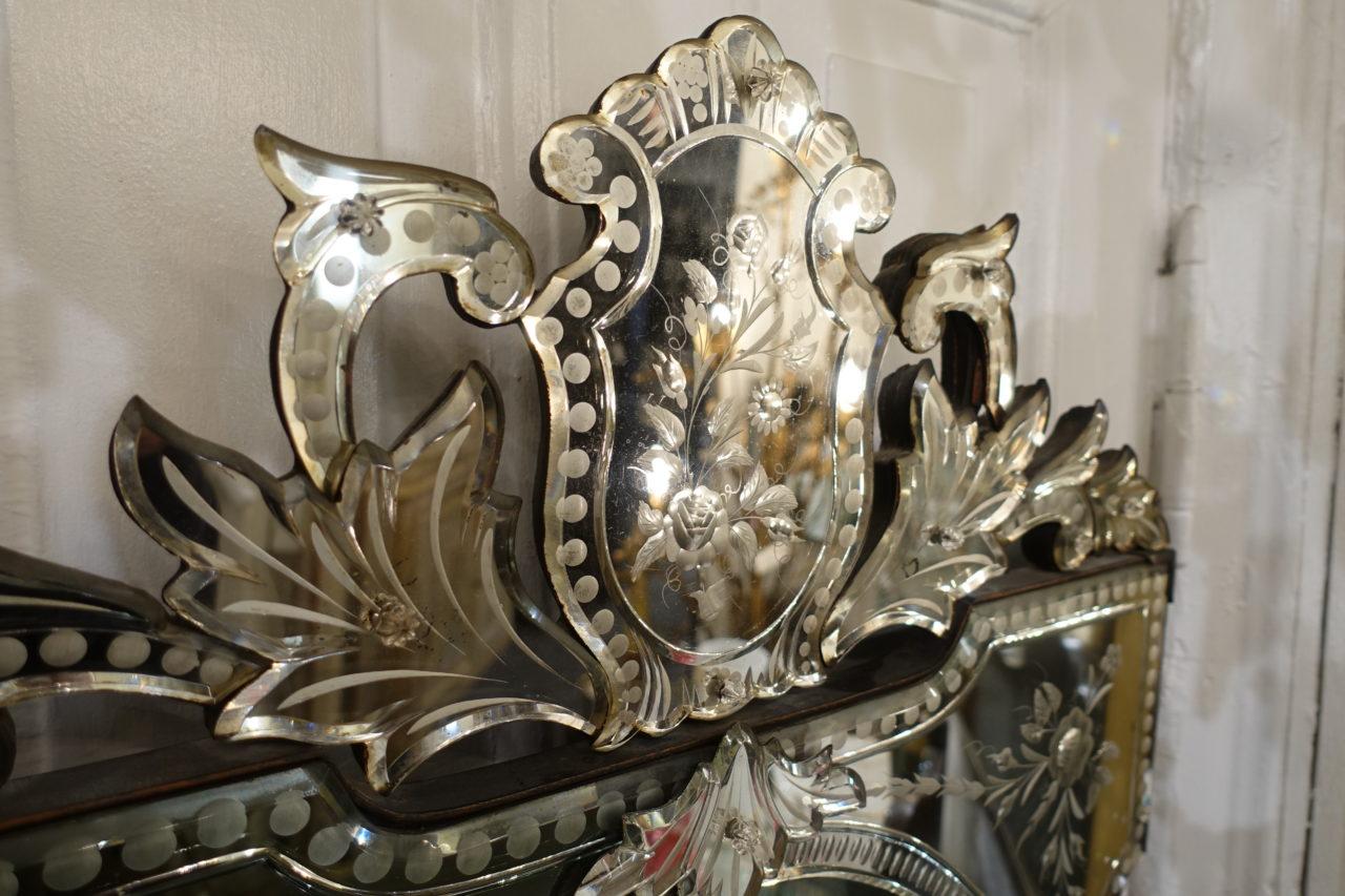 Gorgeous Elaborate Early 20th Century Venetian Mirror In Good Condition In Copenhagen K, DK