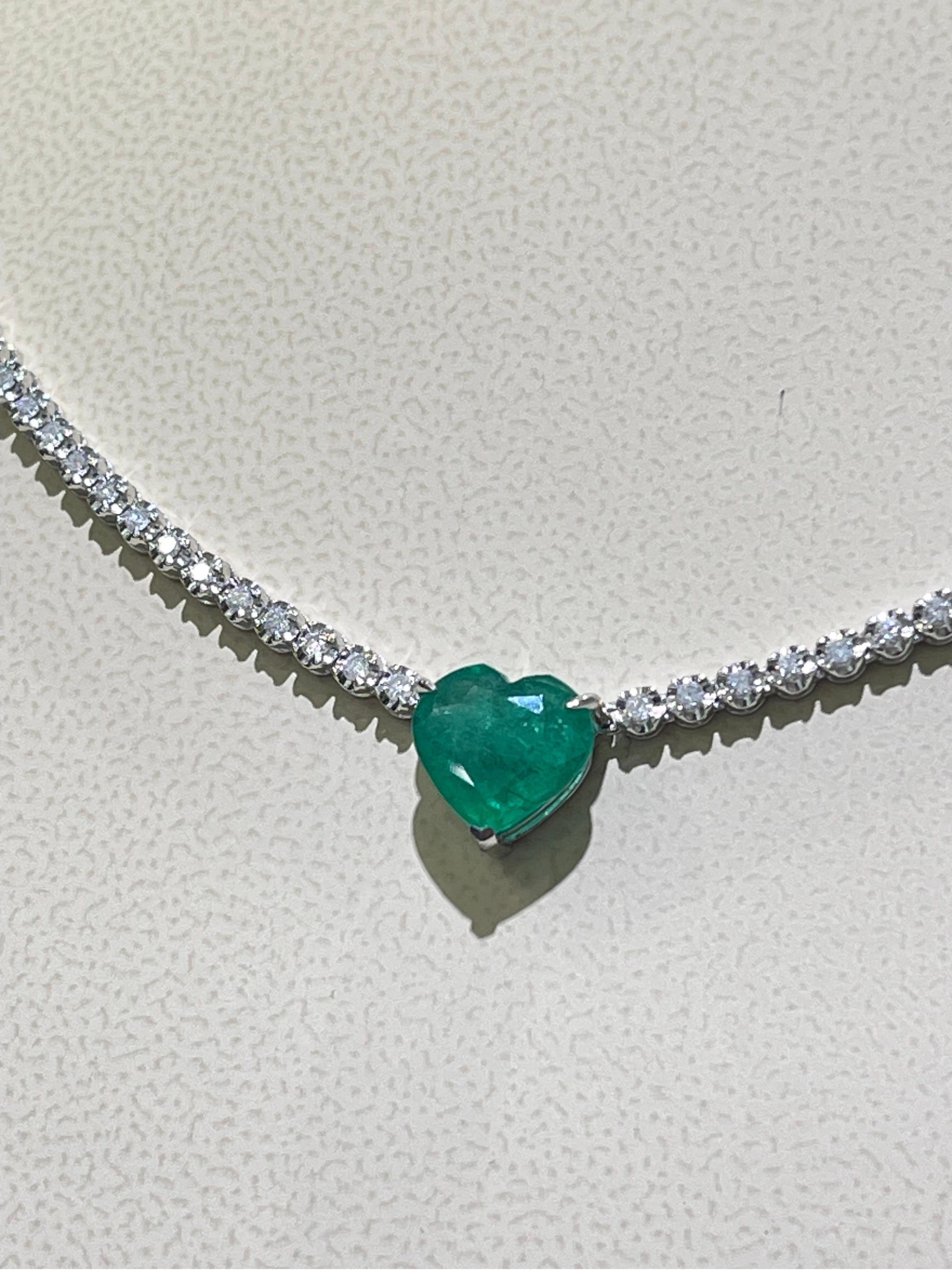 Heart Cut Gorgeous Emerald And Diamond Necklace In 18k White Gold  For Sale