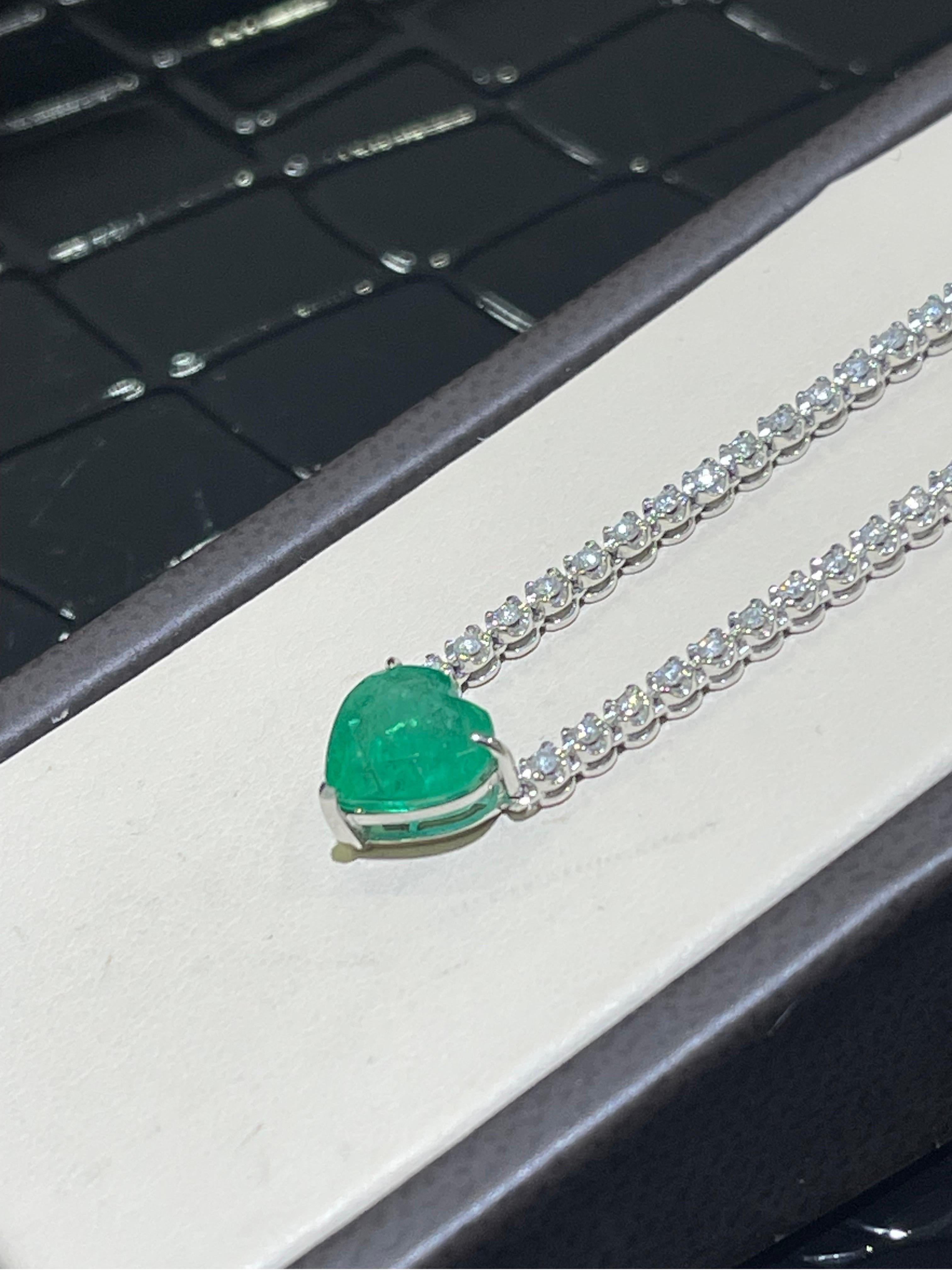 Gorgeous Emerald And Diamond Necklace In 18k White Gold  For Sale 2
