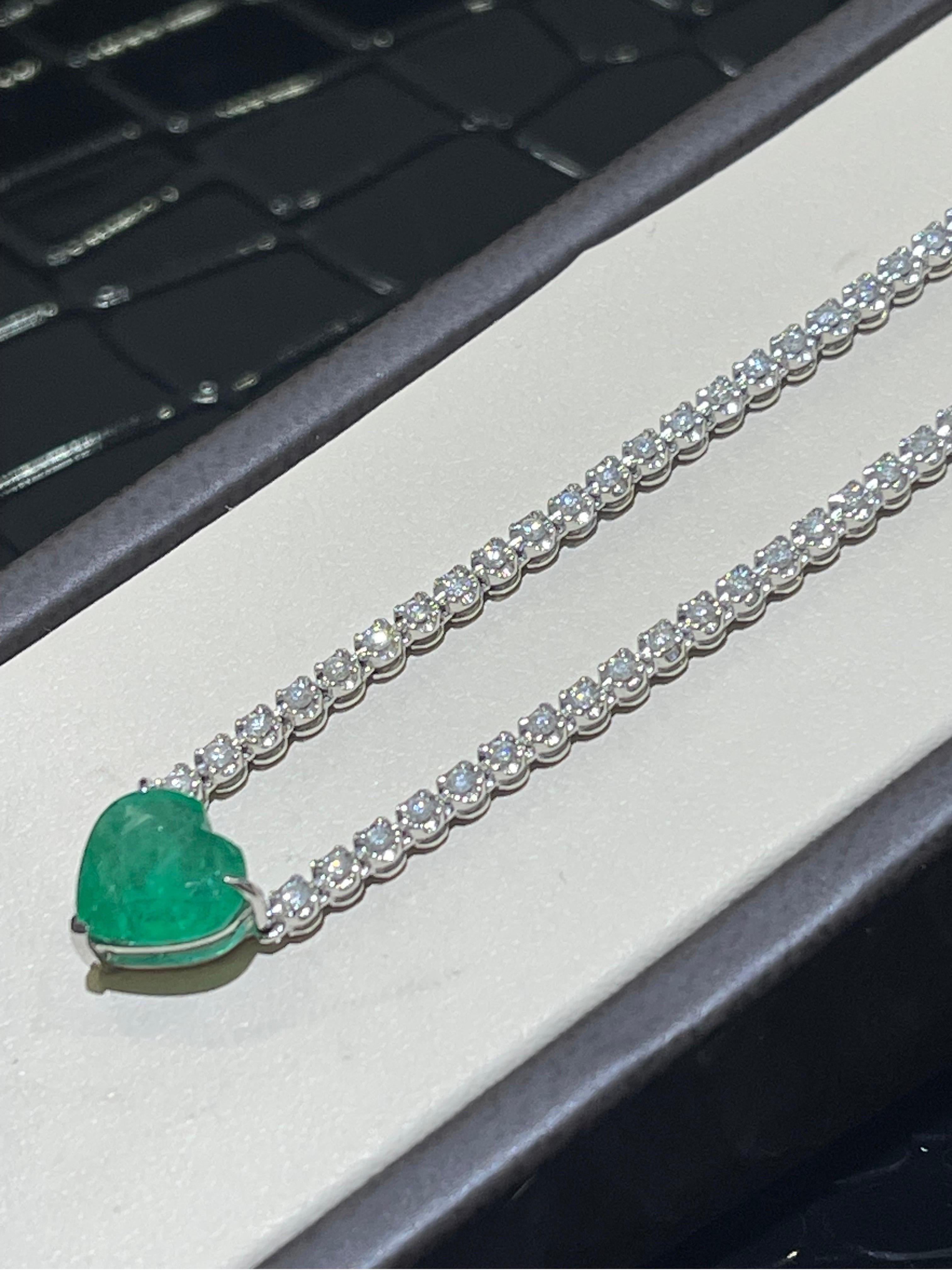 Gorgeous Emerald And Diamond Necklace In 18k White Gold  For Sale 3