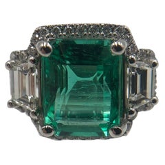 Gorgeous Emerald and Diamond Ring in Platinum